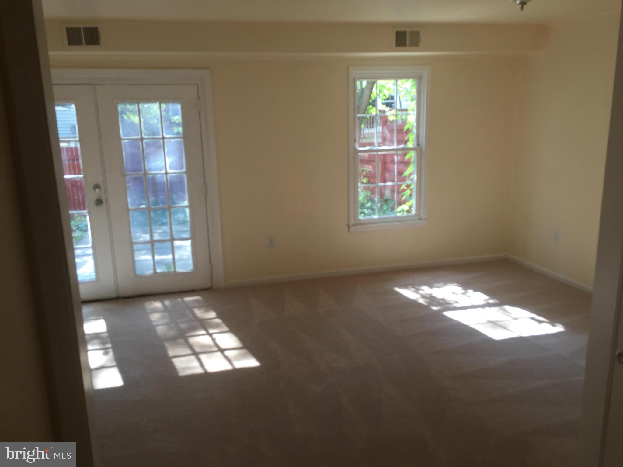 GREENWICH HILL - Residential