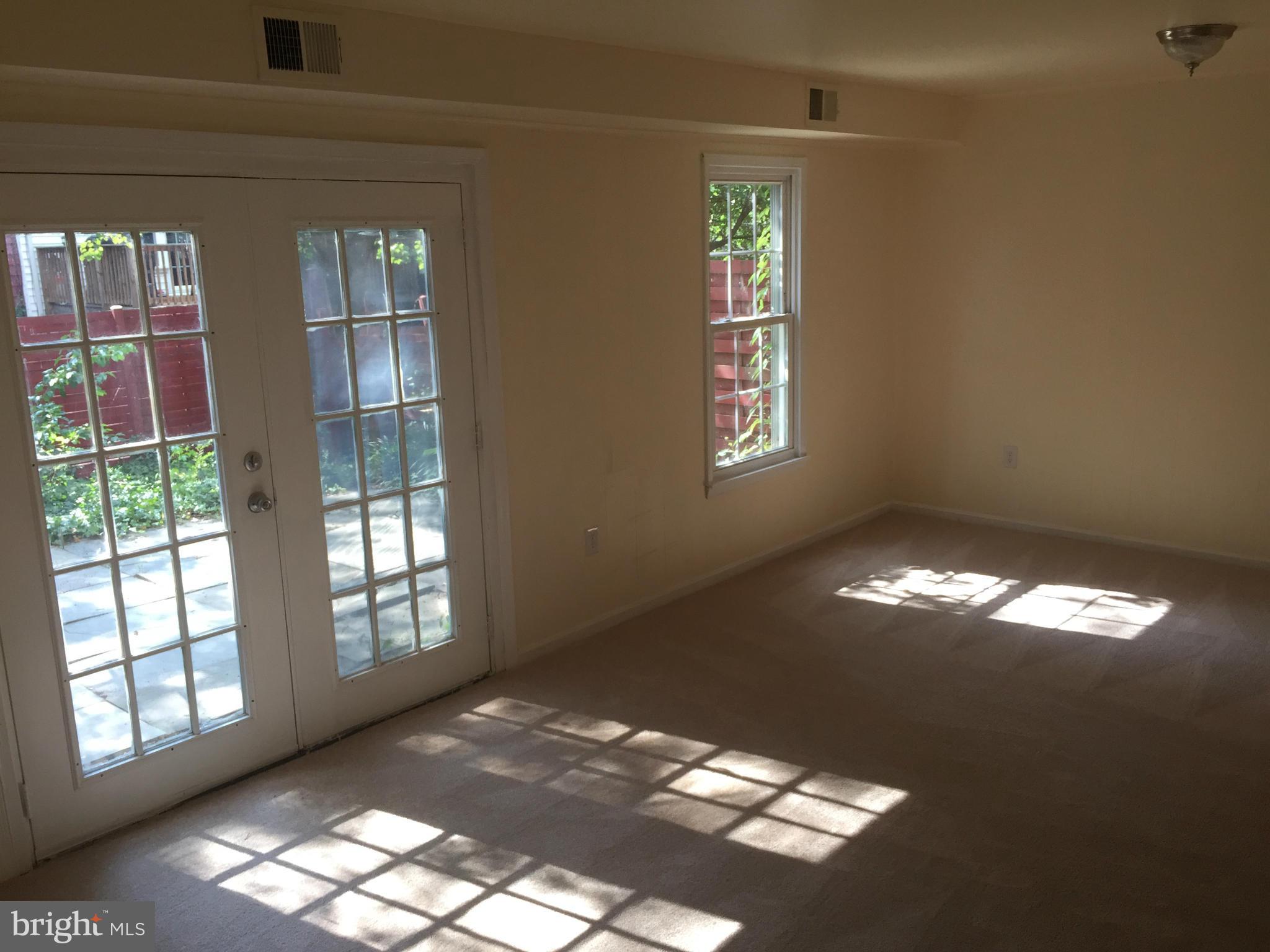 GREENWICH HILL - Residential