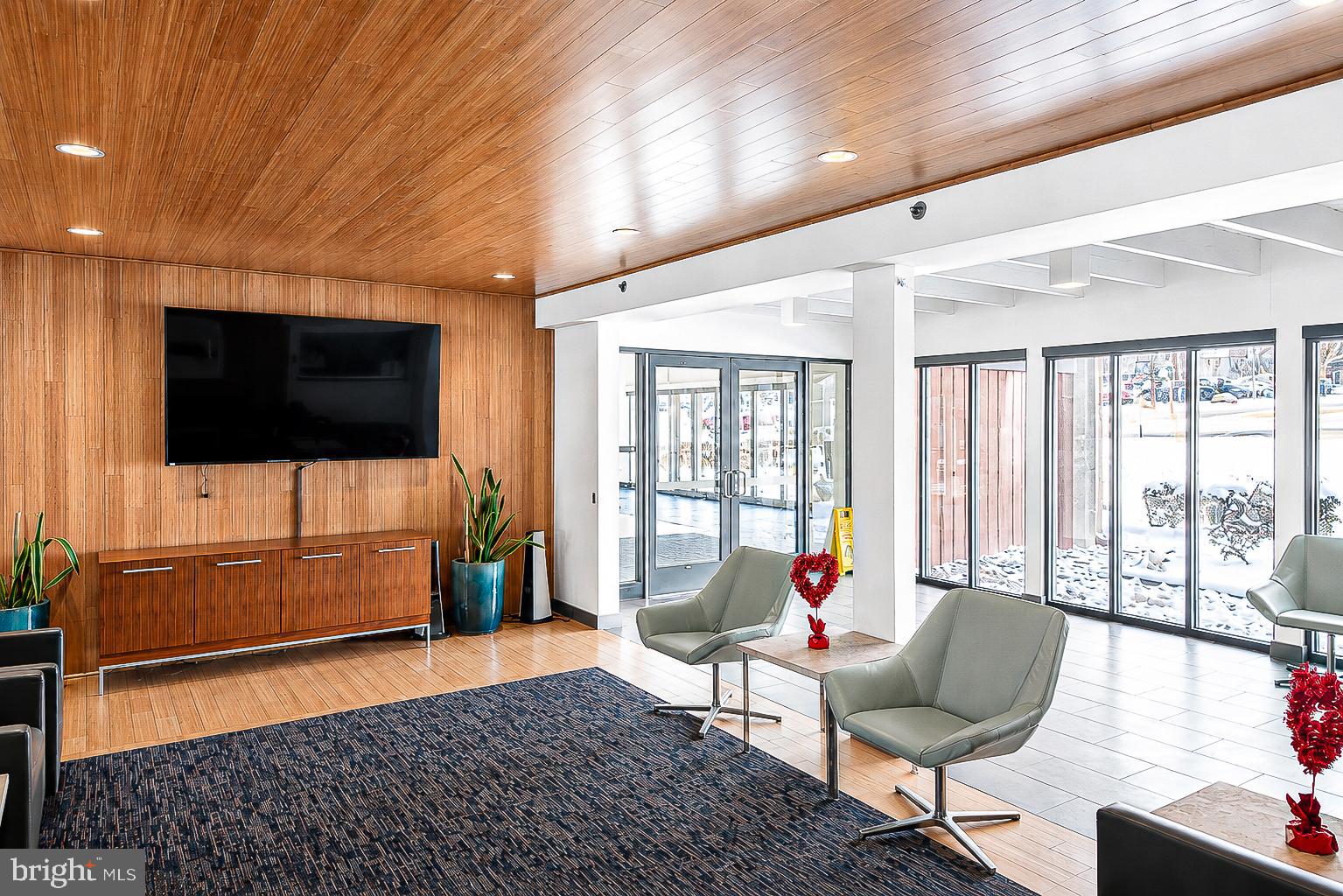 VALLEY FORGE TOWER - Residential