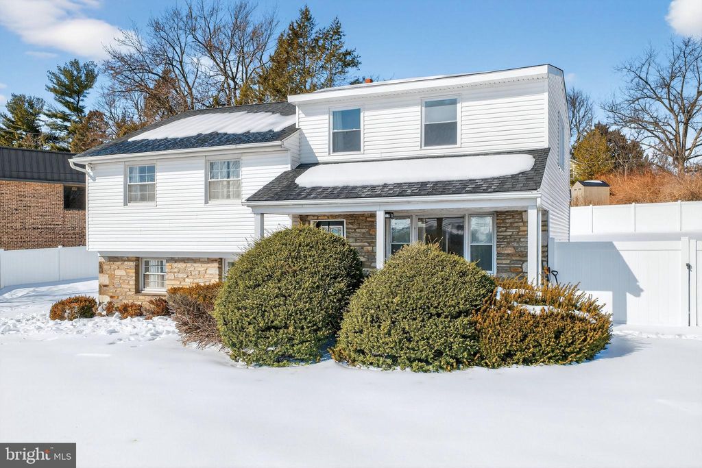 Photo of 1701 Swede Road, BLUE BELL, PA 19422 (MLS # PAMC2167078)