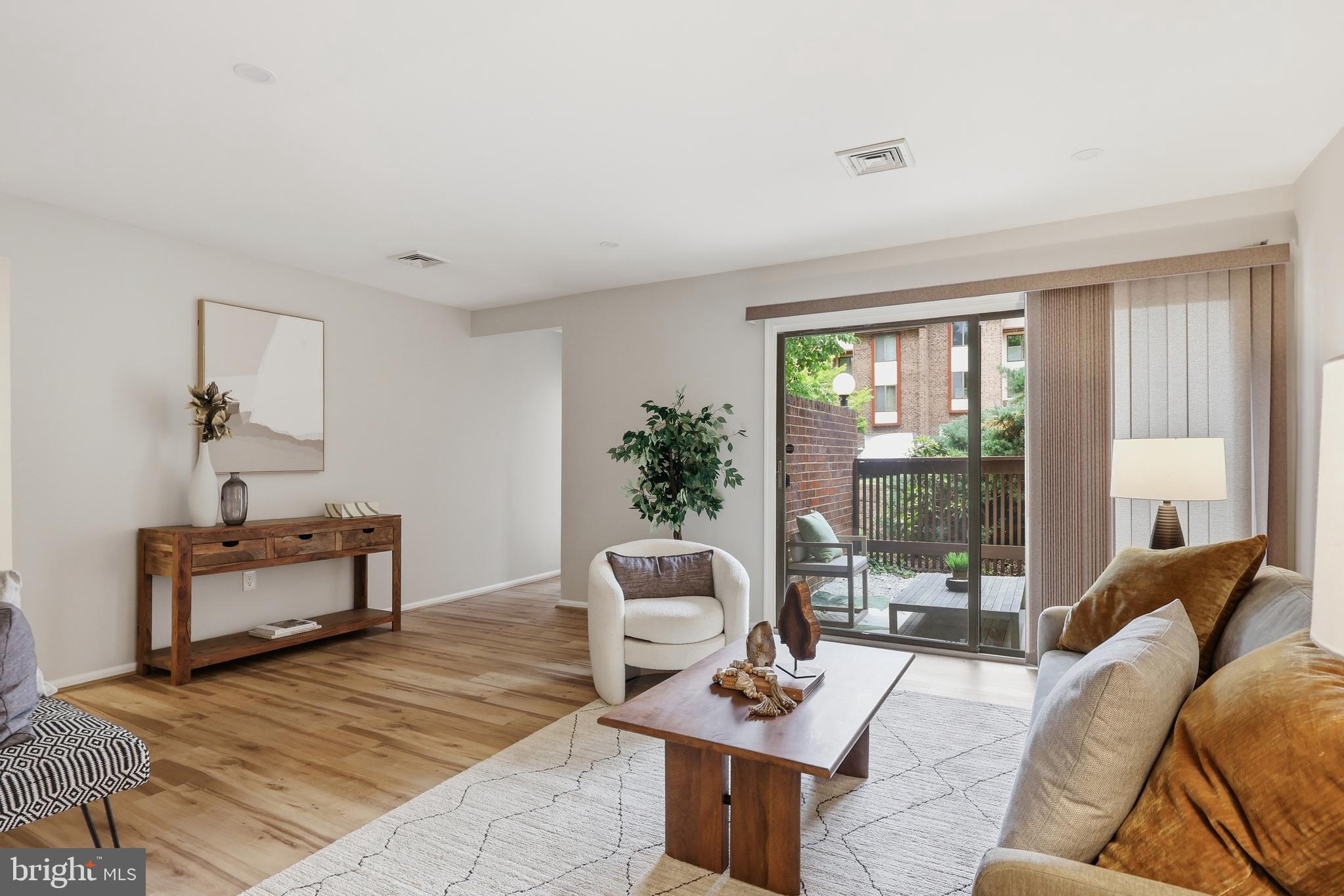 CHESTNUT GROVE - Residential