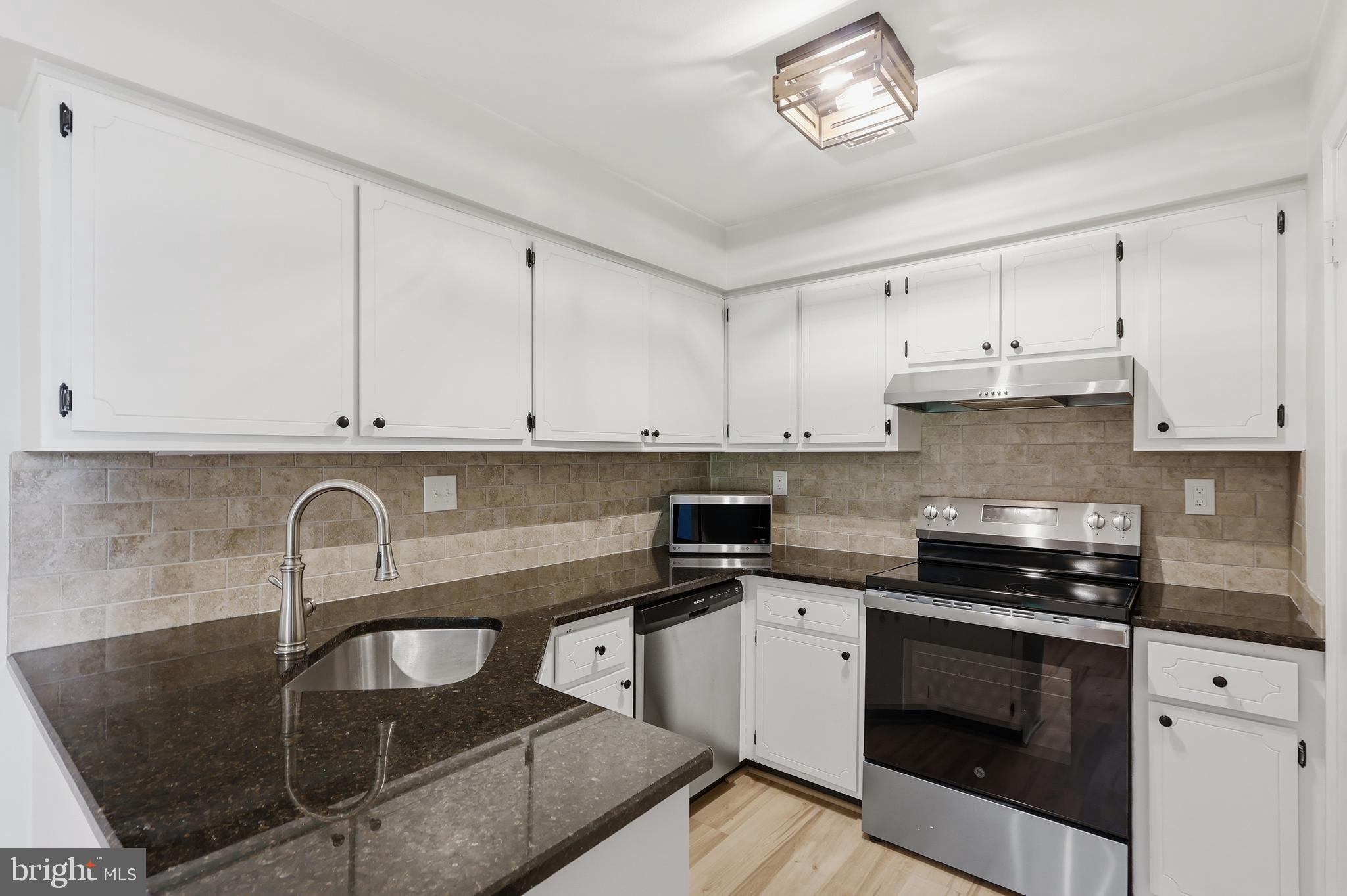 CHESTNUT GROVE - Residential