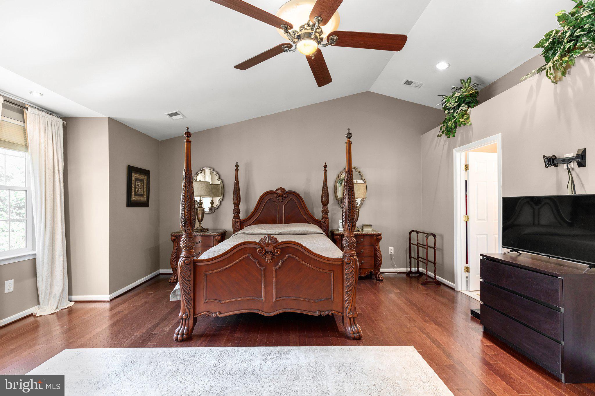 RUSSETT - Residential