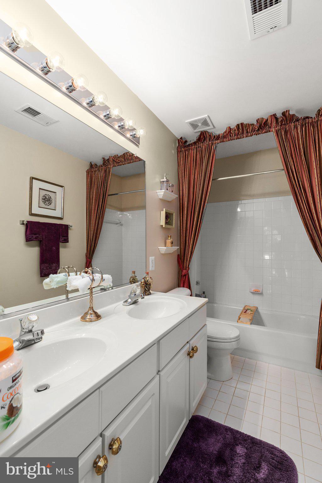 RUSSETT - Residential