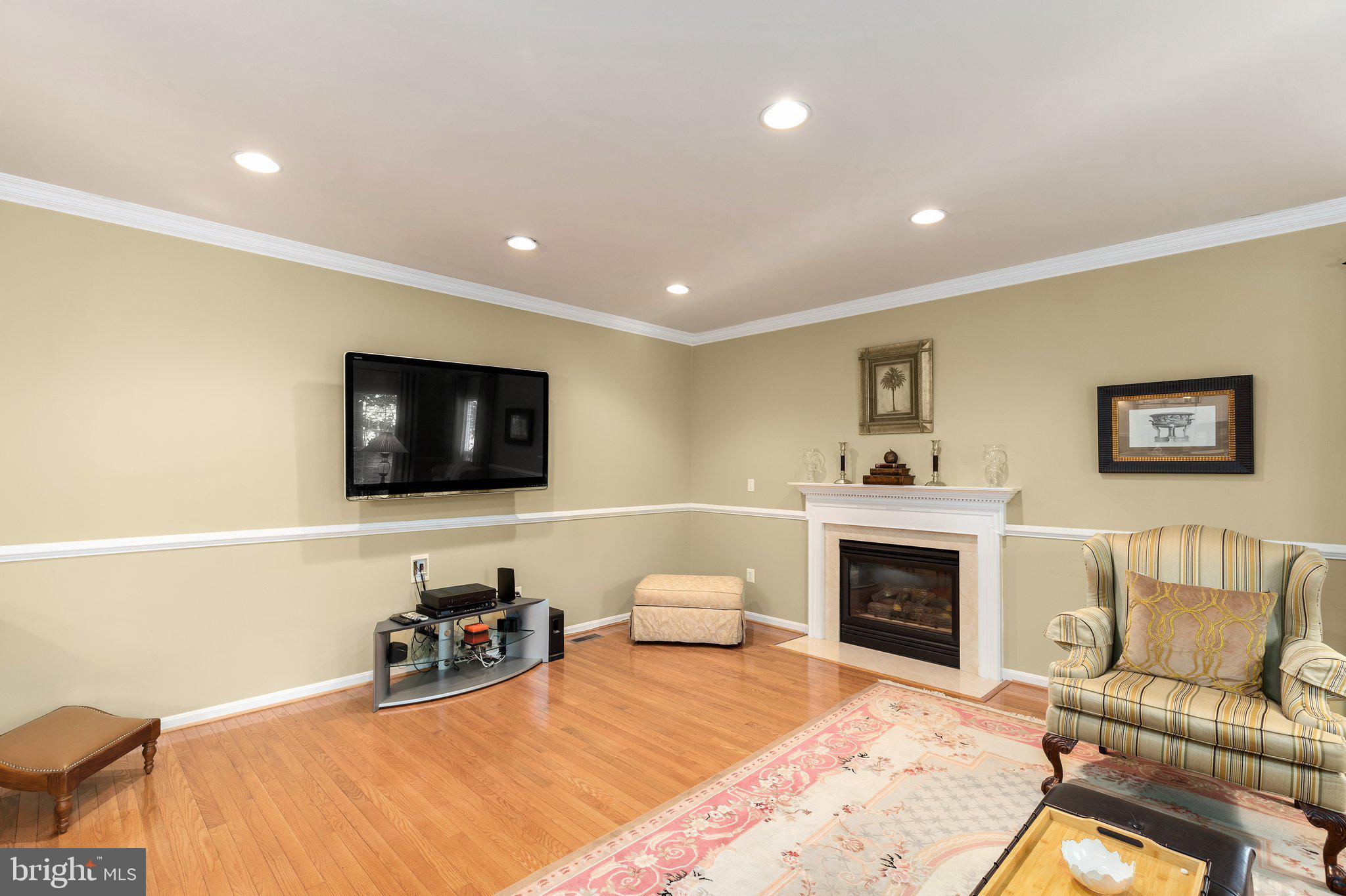 RUSSETT - Residential