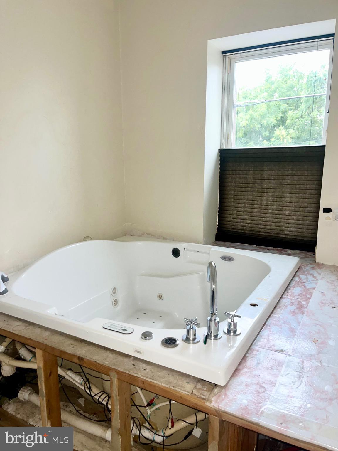 FORGOTTEN BOTTOM - Residential