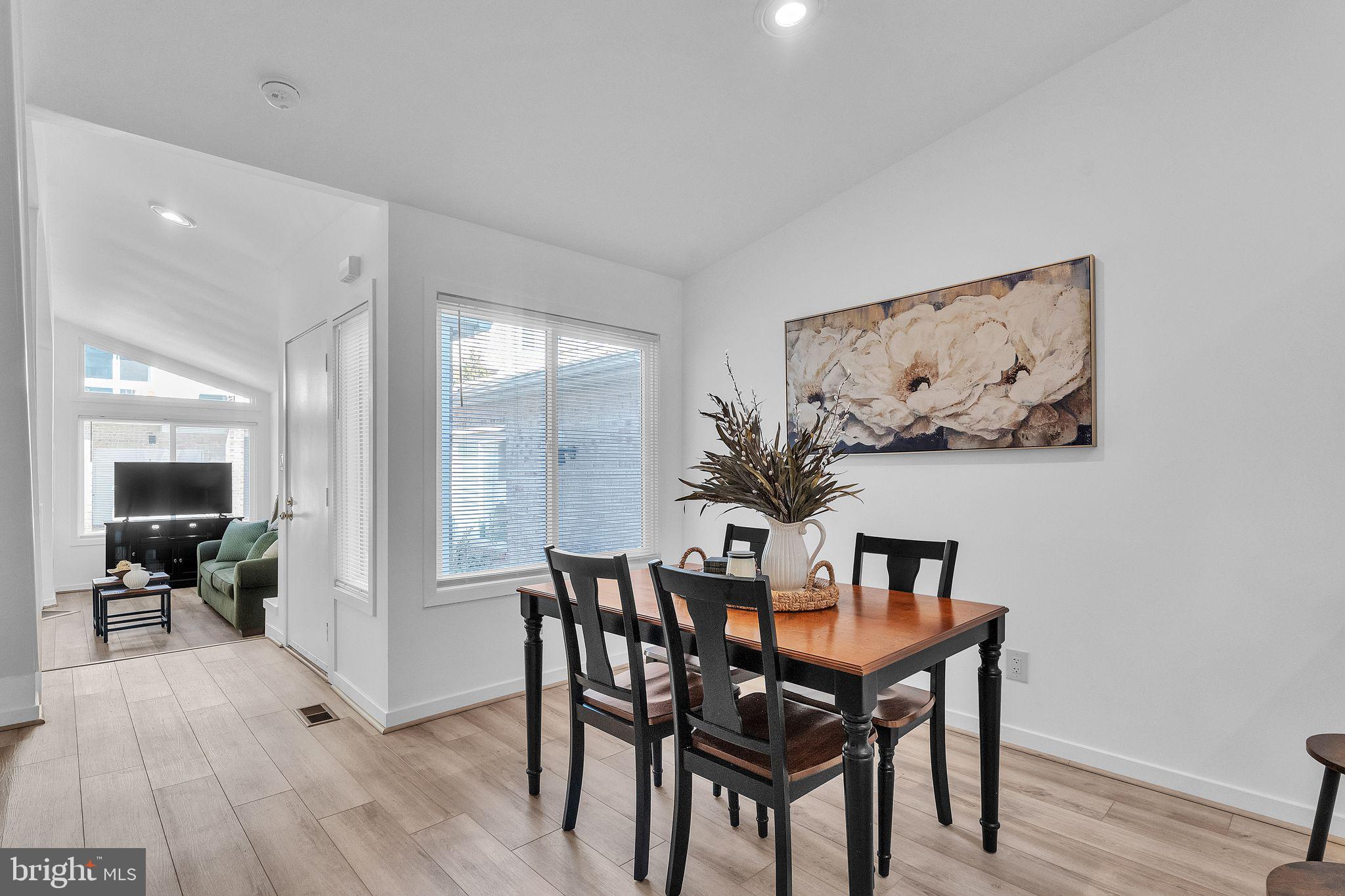 DOCKSIDE - Residential