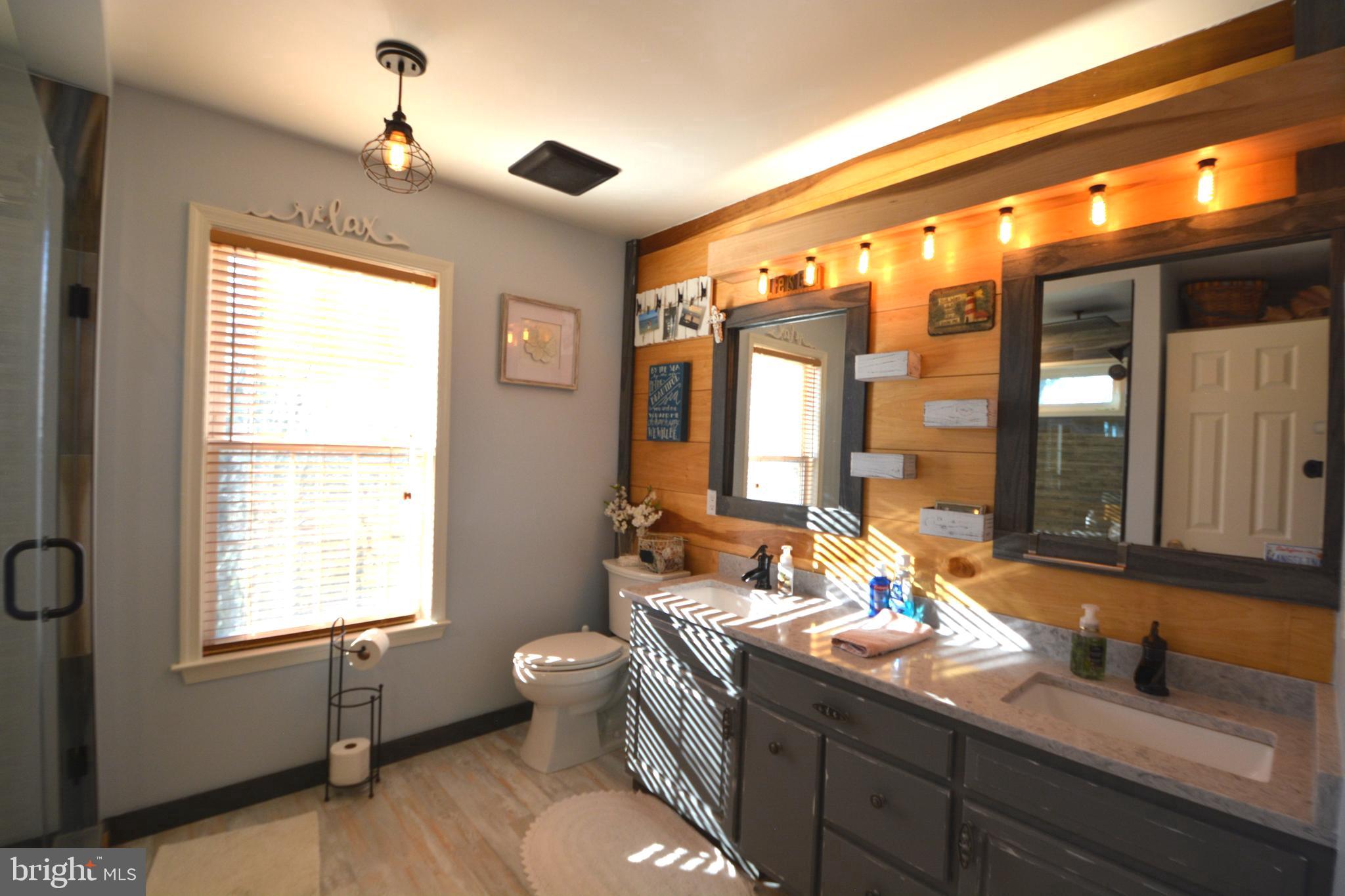 WOODSIDE ESTATES - Residential