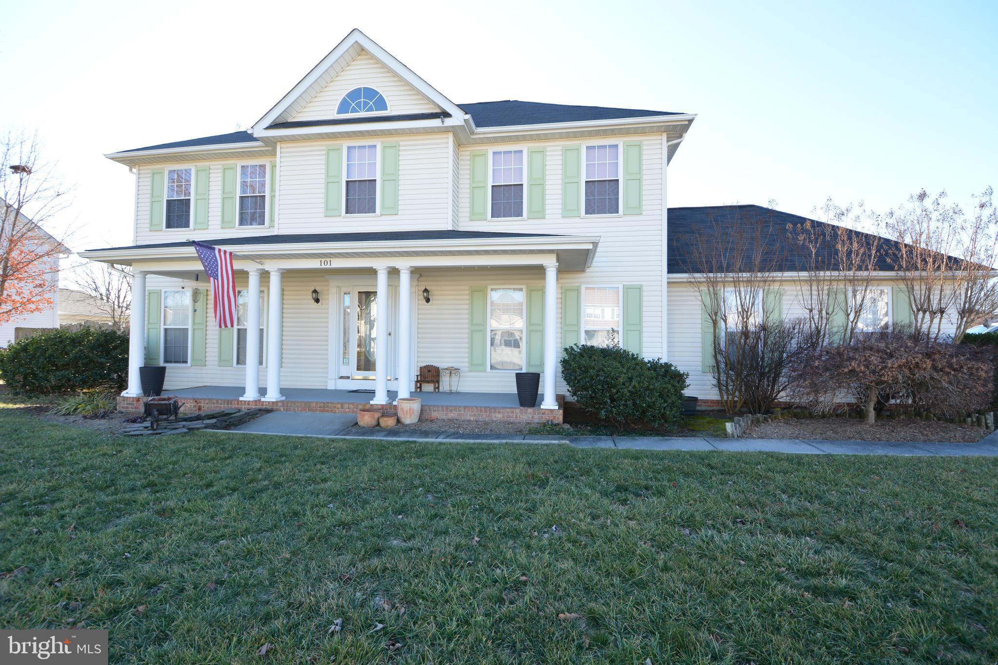 WOODSIDE ESTATES - Residential