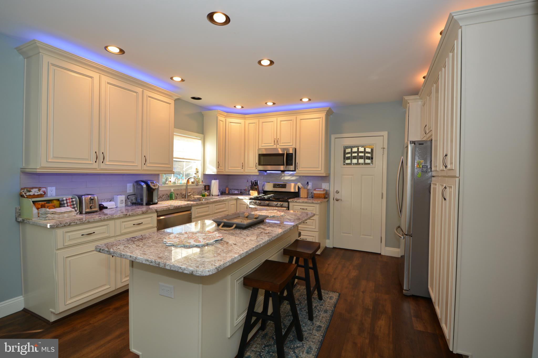 WOODSIDE ESTATES - Residential