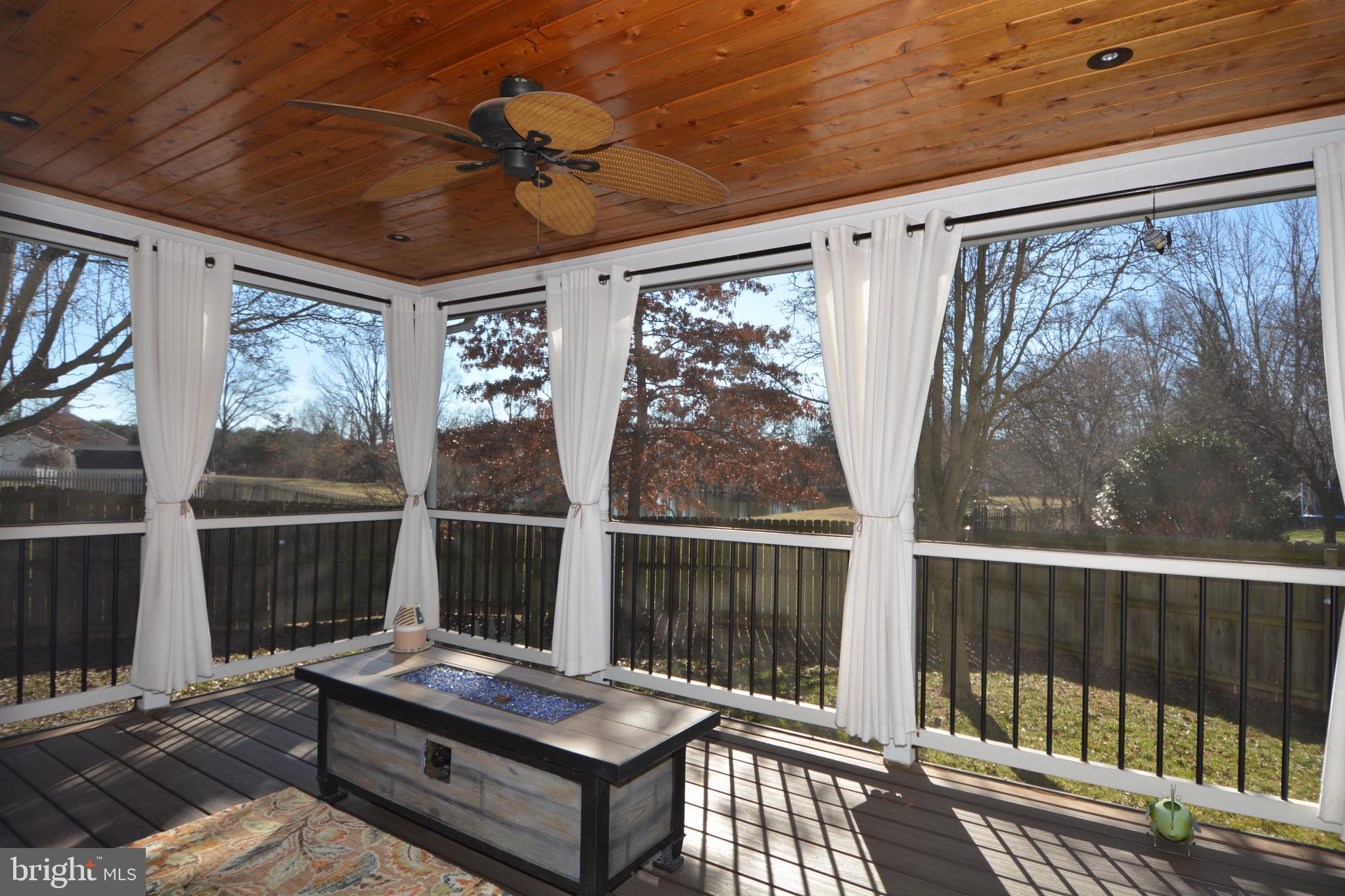 WOODSIDE ESTATES - Residential