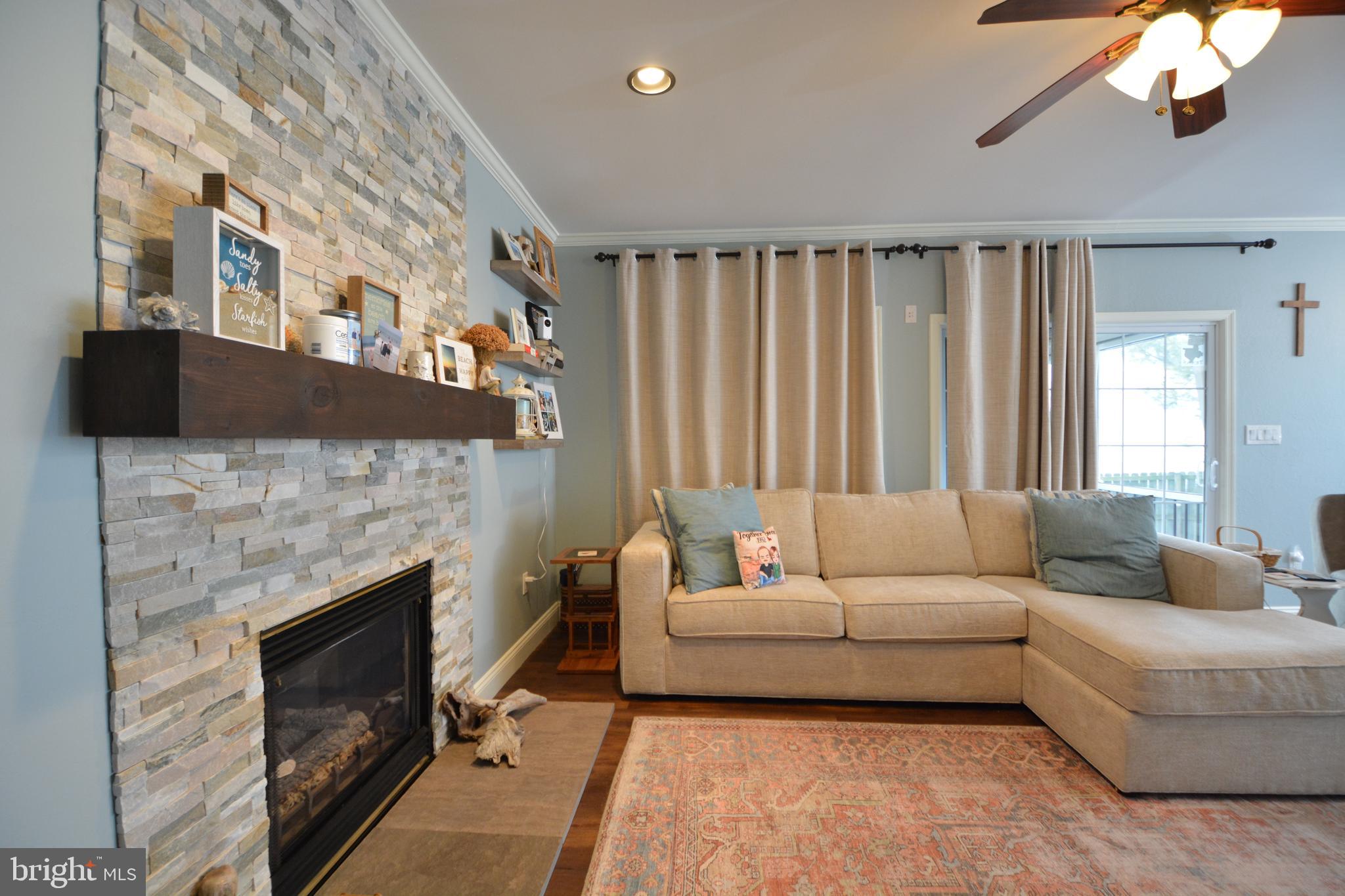 WOODSIDE ESTATES - Residential