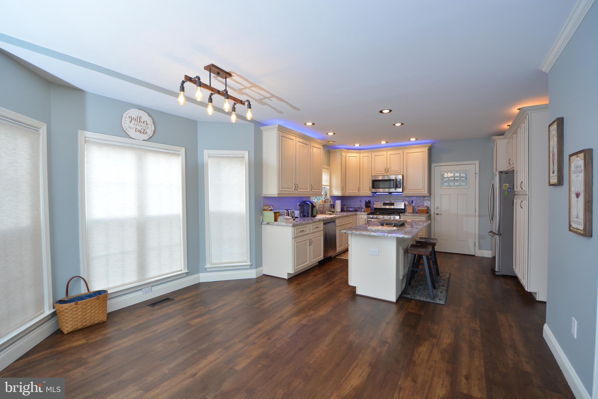 WOODSIDE ESTATES - Residential