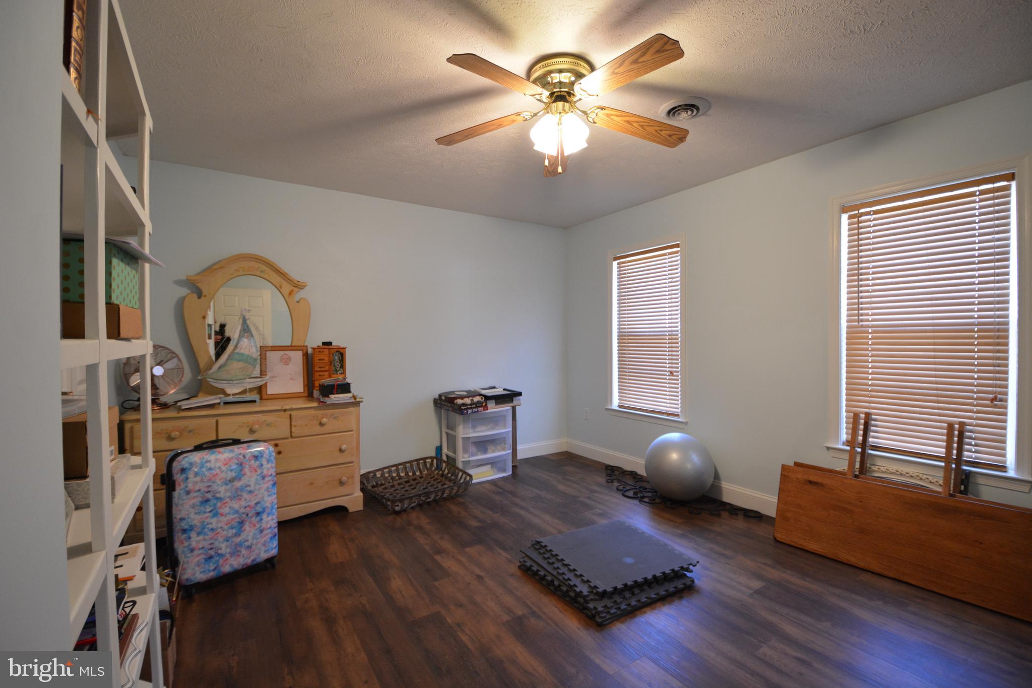 WOODSIDE ESTATES - Residential