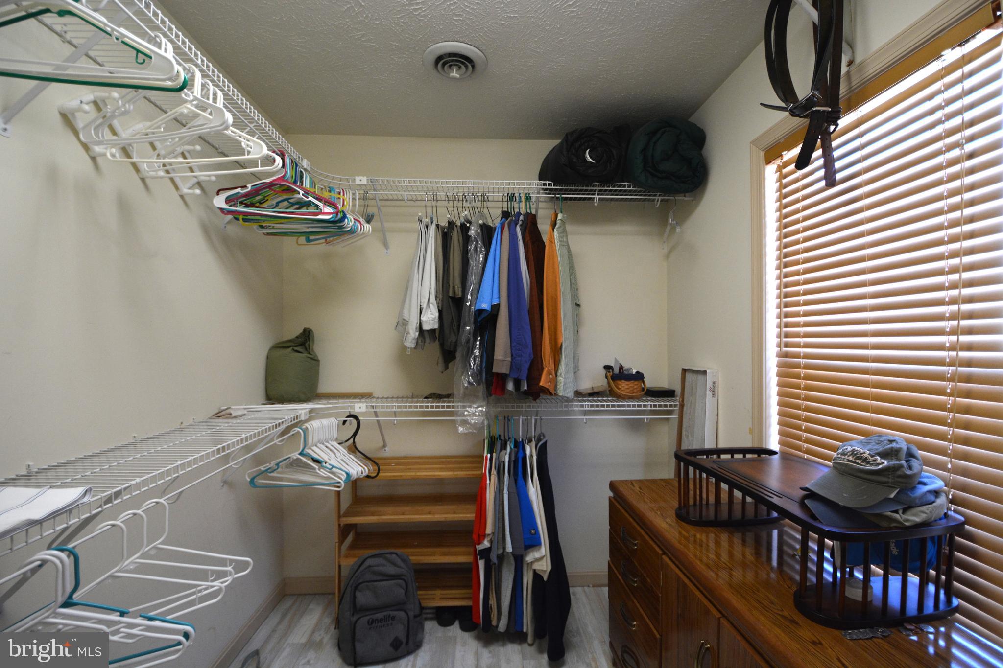 WOODSIDE ESTATES - Residential