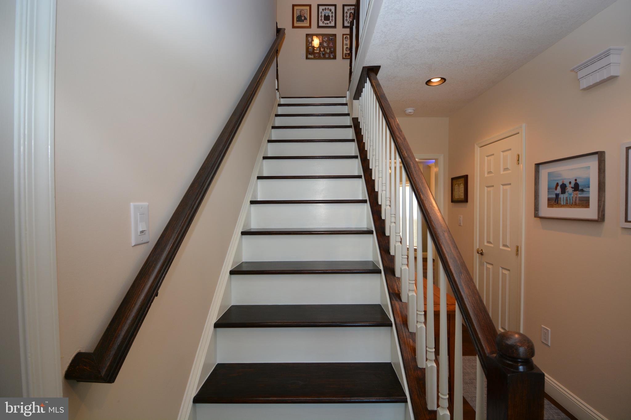 WOODSIDE ESTATES - Residential