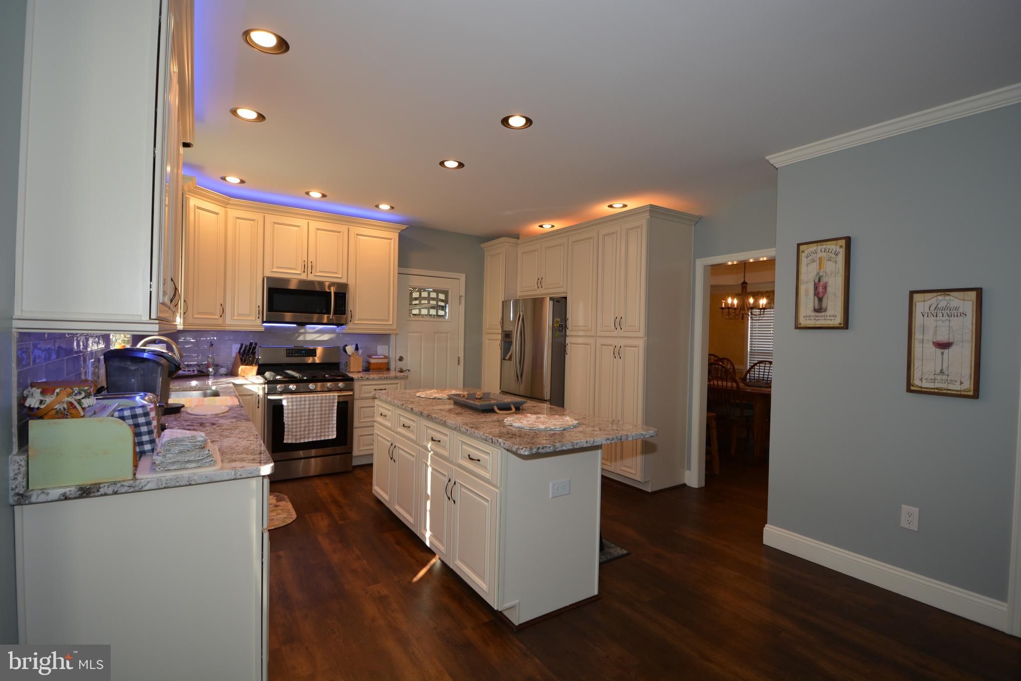 WOODSIDE ESTATES - Residential