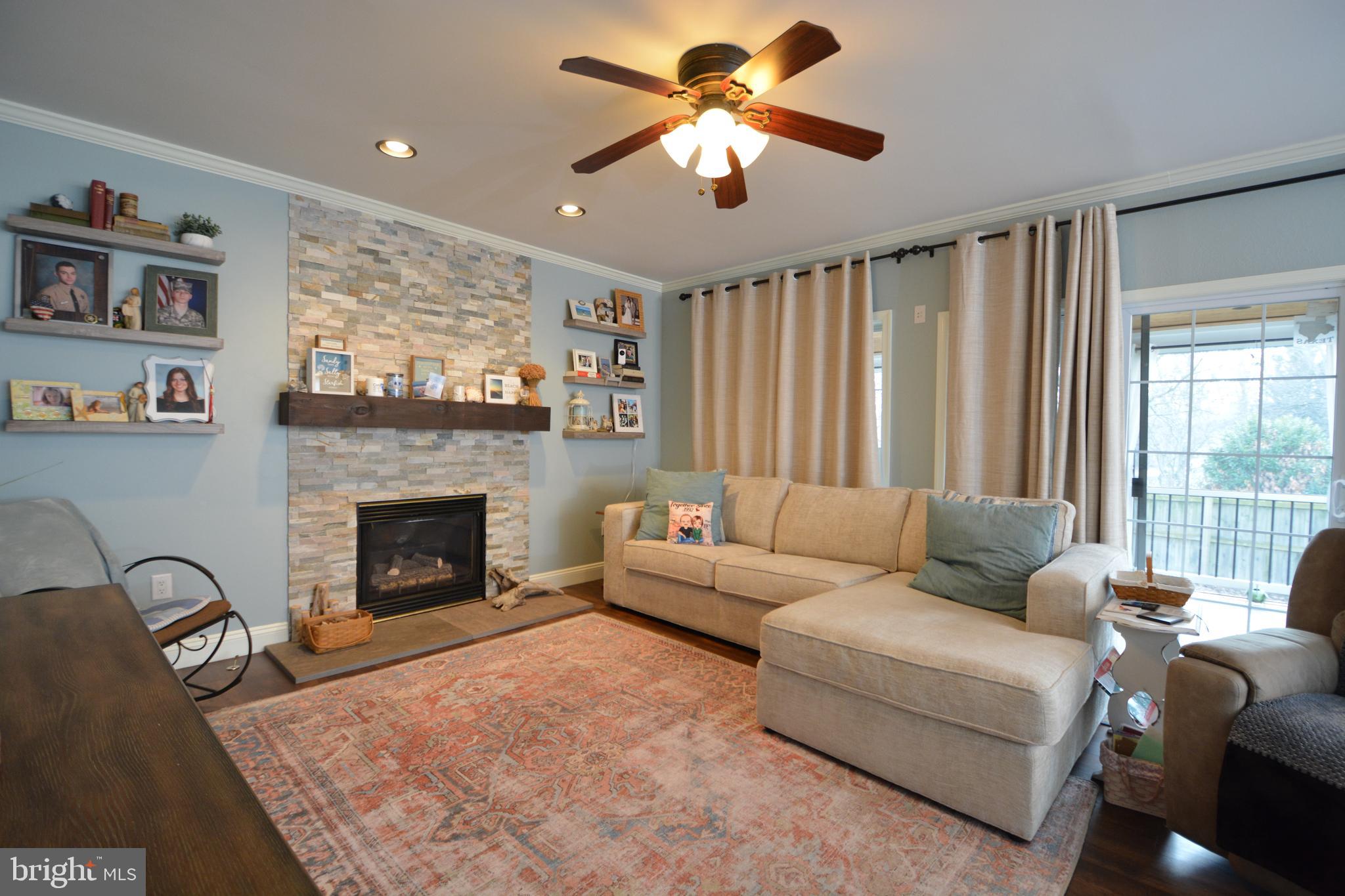 WOODSIDE ESTATES - Residential