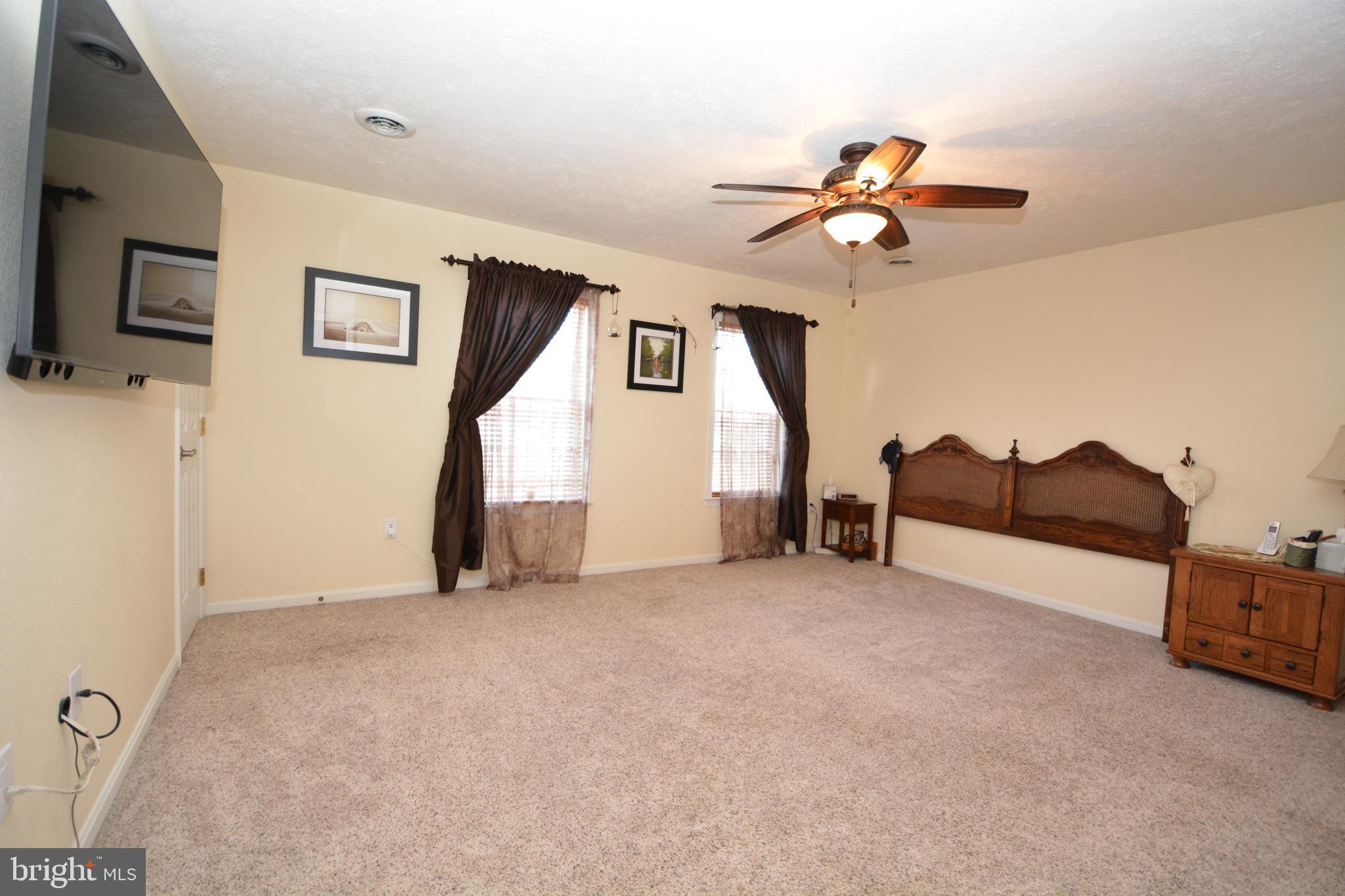 WOODSIDE ESTATES - Residential