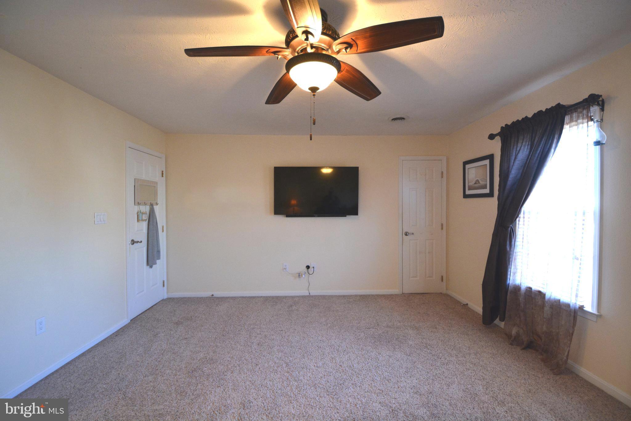 WOODSIDE ESTATES - Residential