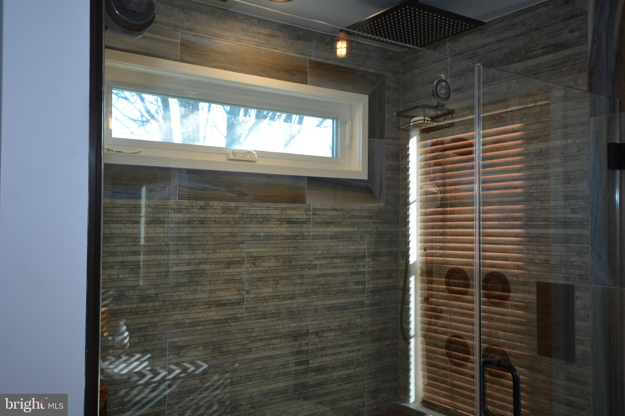 WOODSIDE ESTATES - Residential