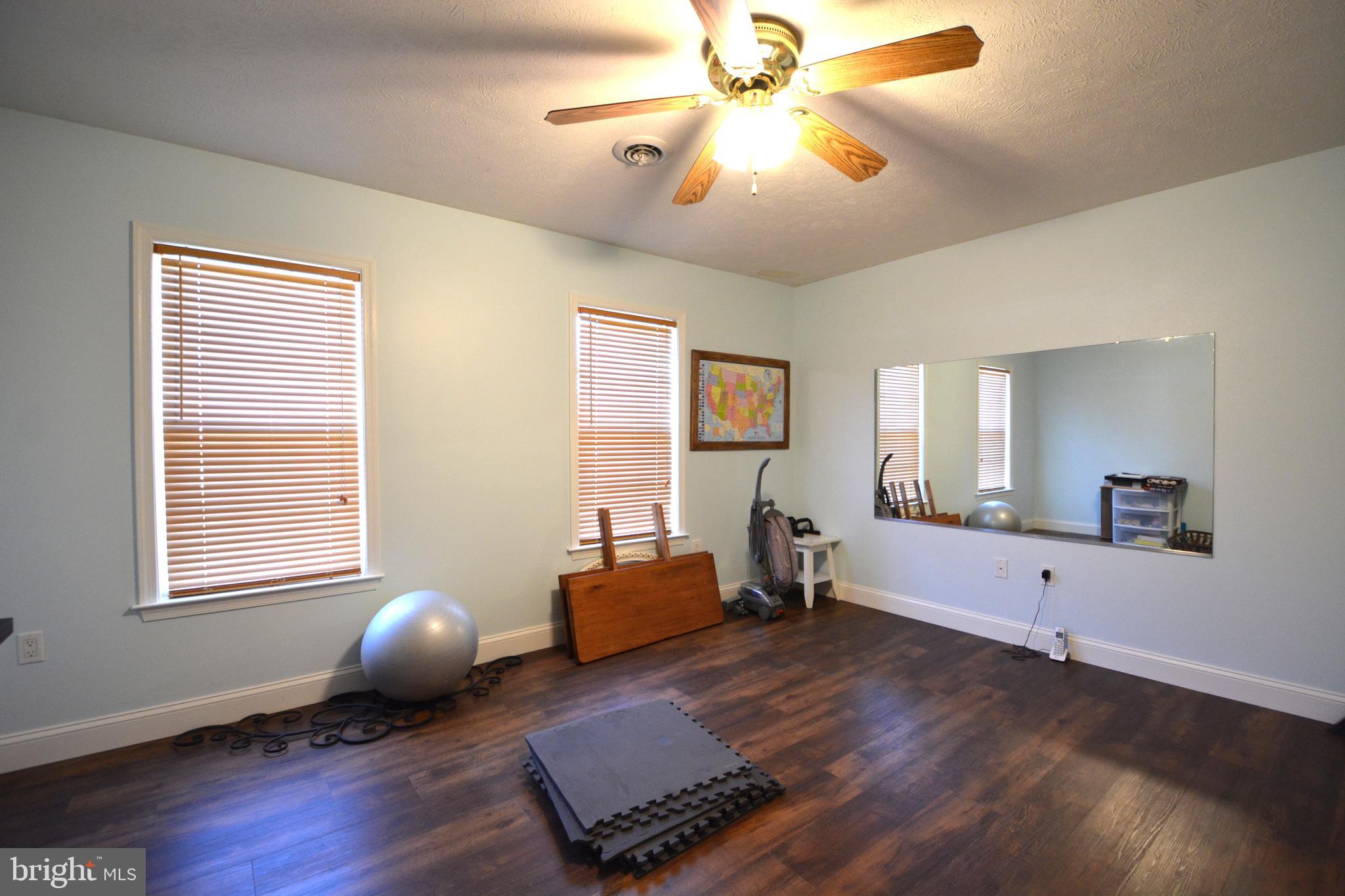 WOODSIDE ESTATES - Residential