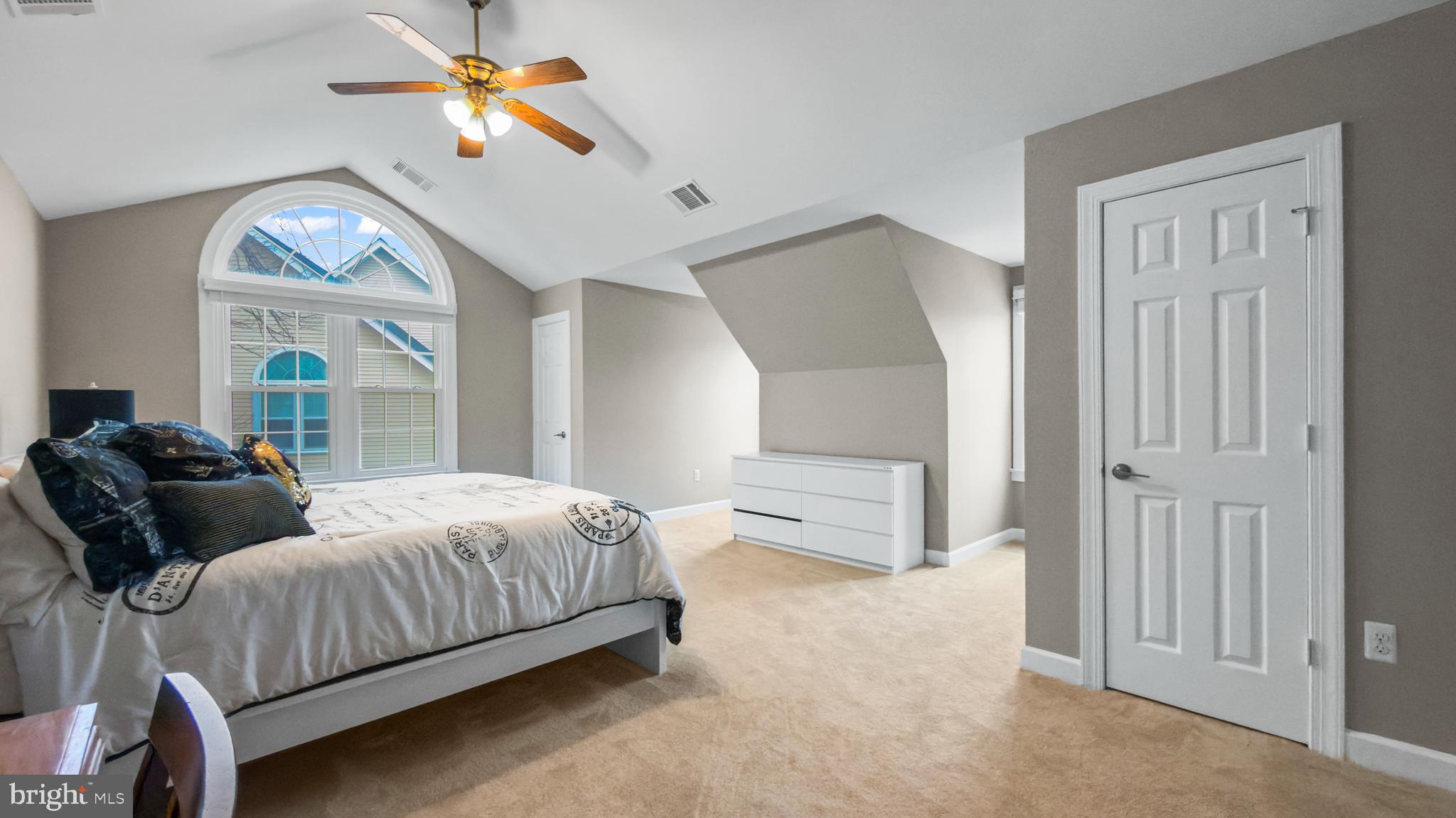 JAMES CREEK - Residential