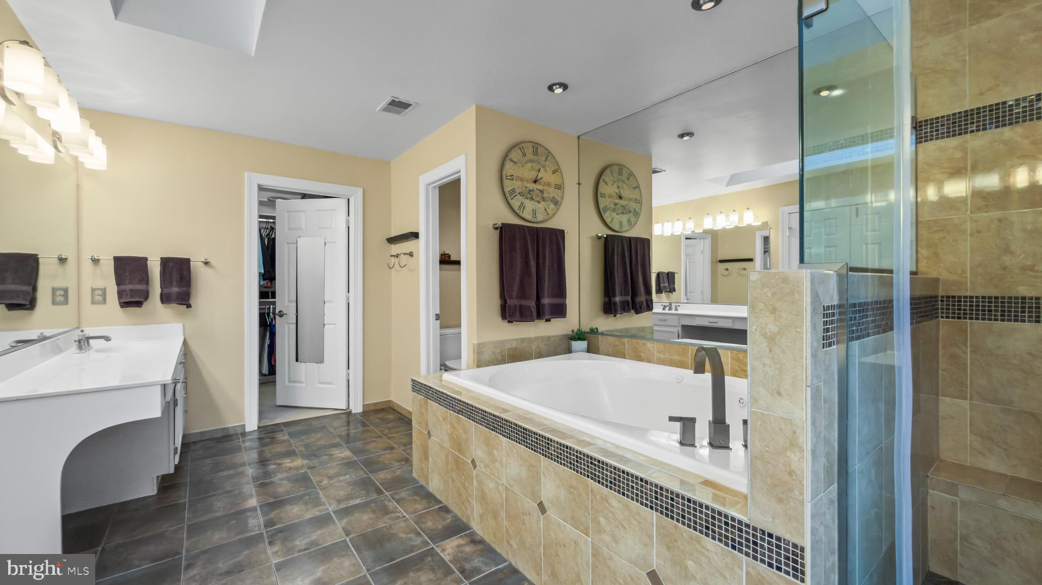 JAMES CREEK - Residential