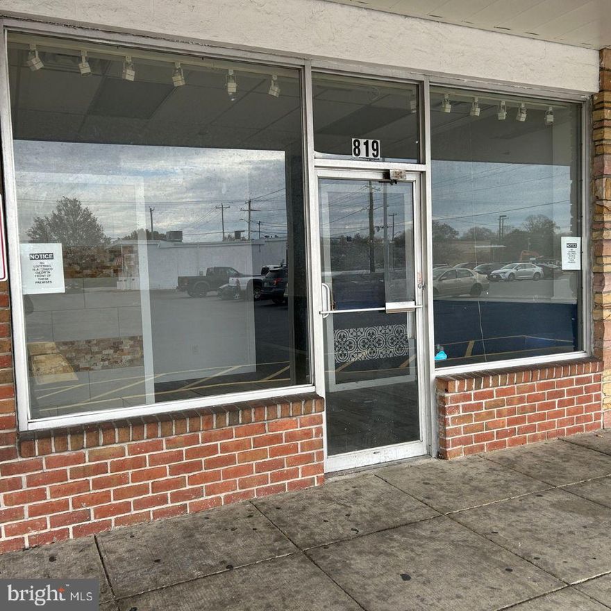 A well-appointed retail/showroom unit with excellent visibility and a flexible floorplan. The space is enhanced by a private restroom and a functional workroom, creating a convenient and efficient setup for daily operations.