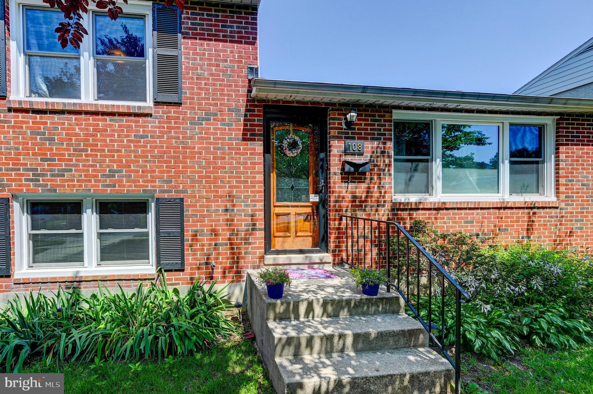 108 STRATHDON WAY