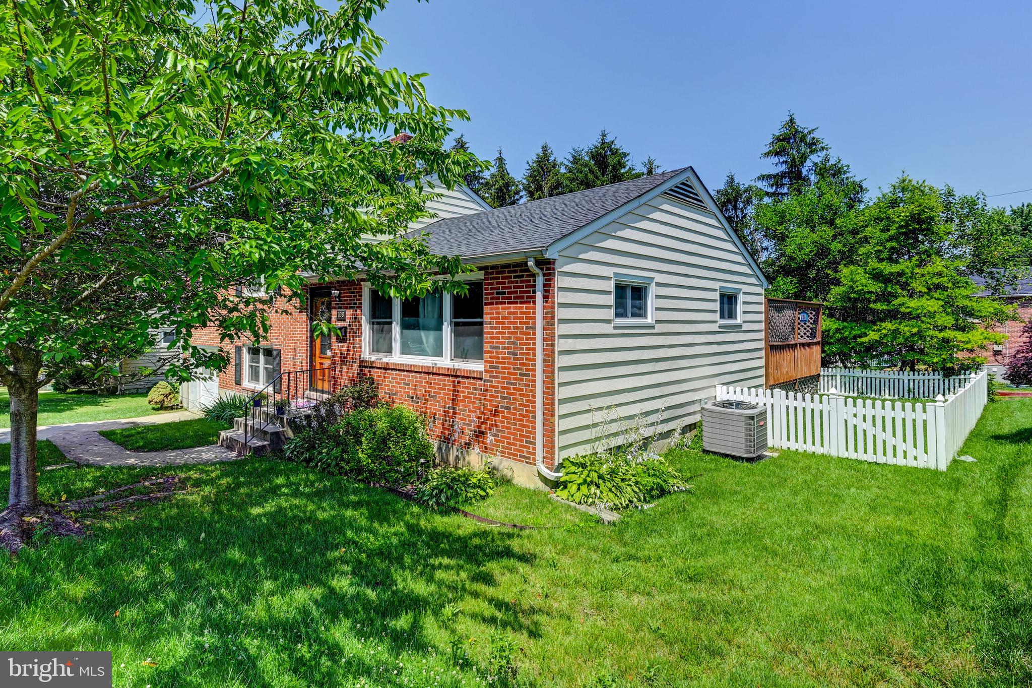 108 STRATHDON WAY