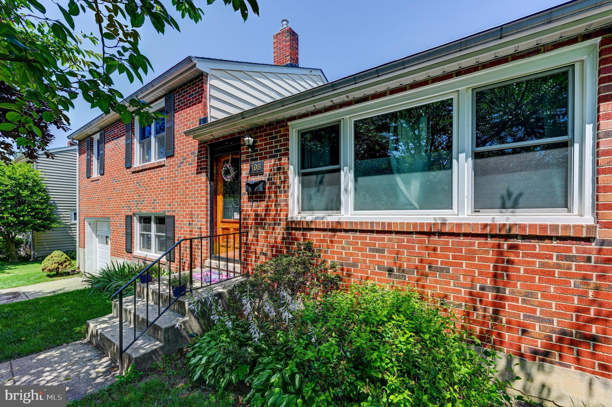 108 STRATHDON WAY