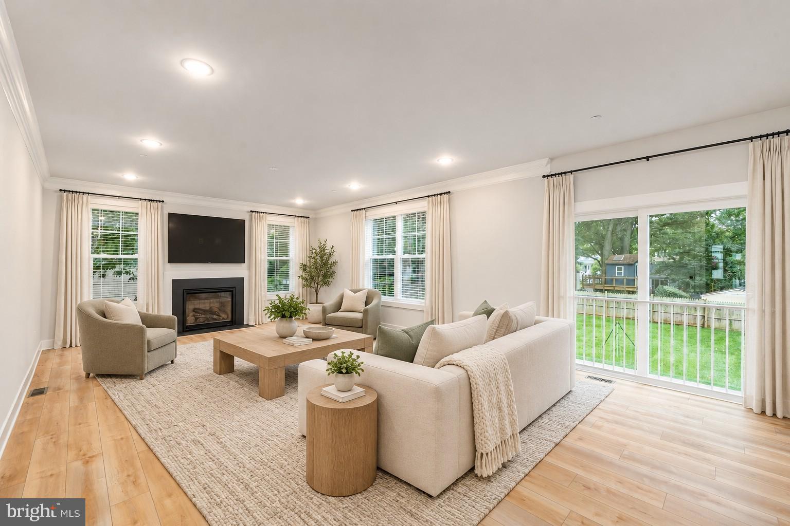 1202 SOUTHVIEW DRIVE - TAFT MODEL