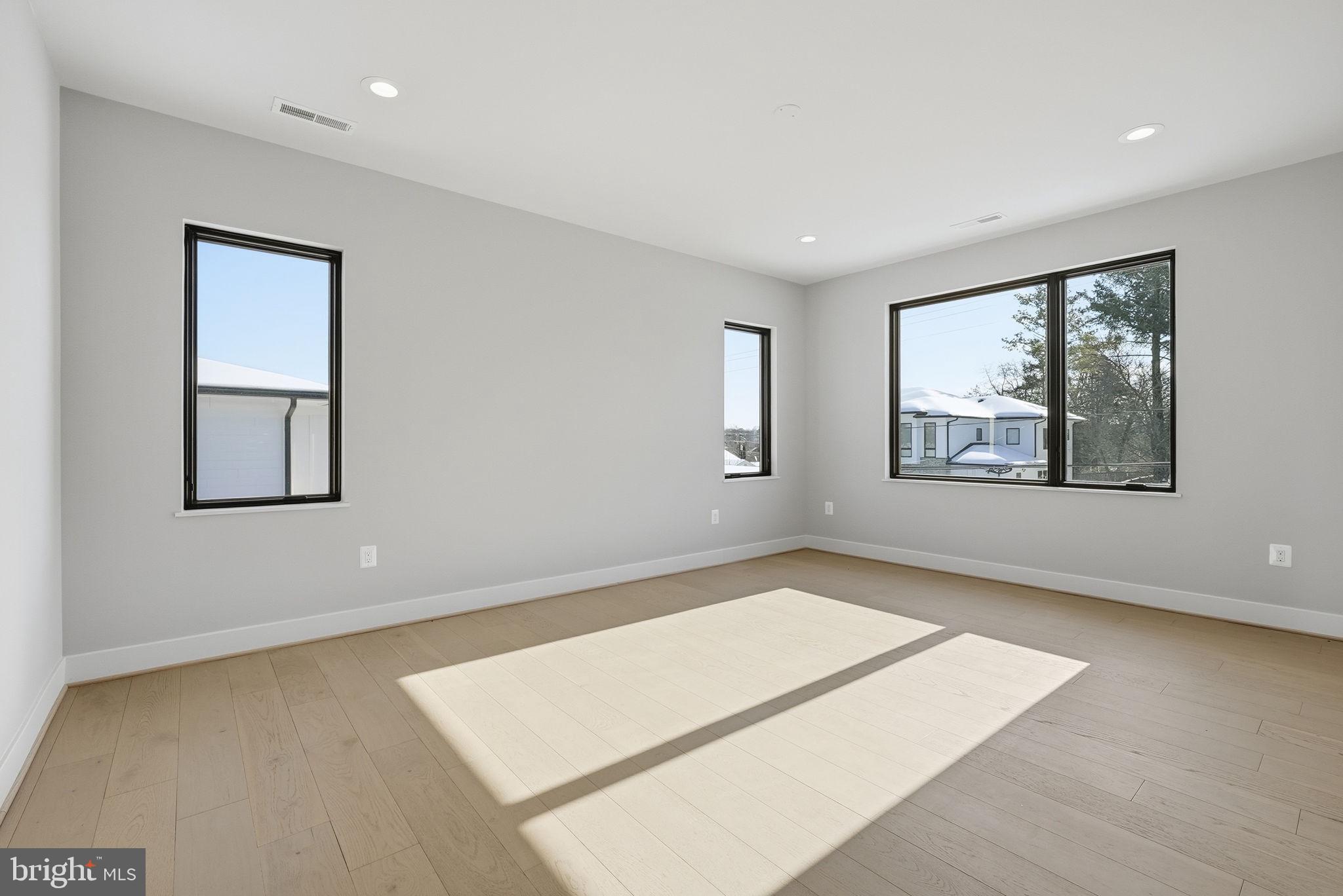 DEVON PARK - Residential