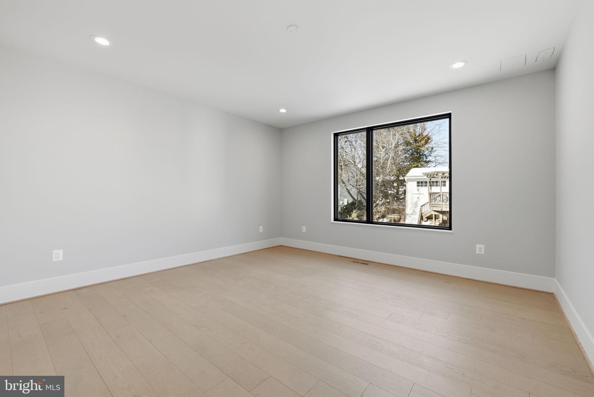 DEVON PARK - Residential