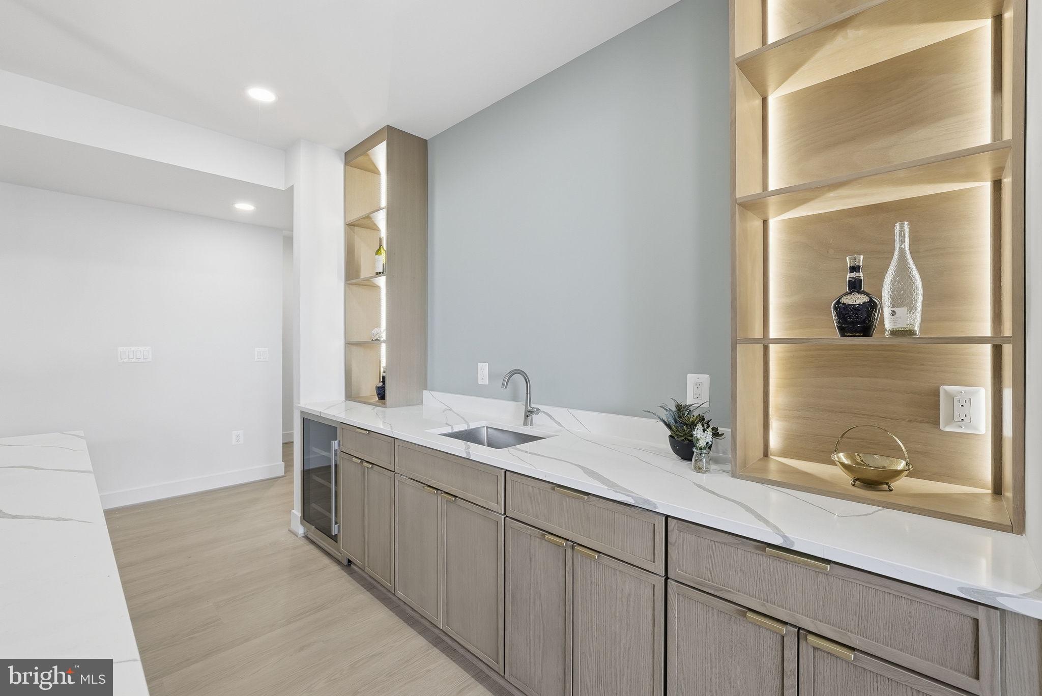 DEVON PARK - Residential