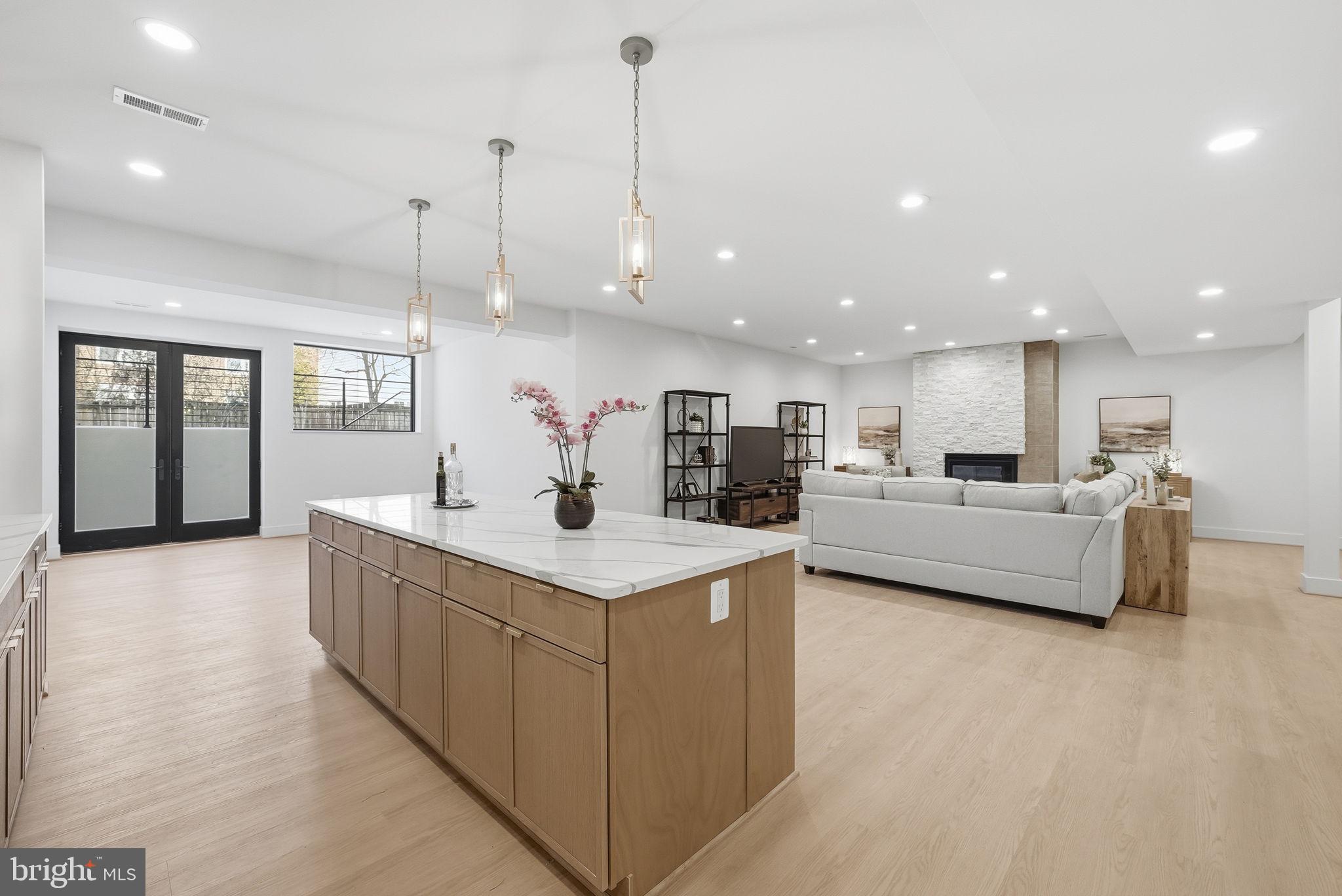 DEVON PARK - Residential