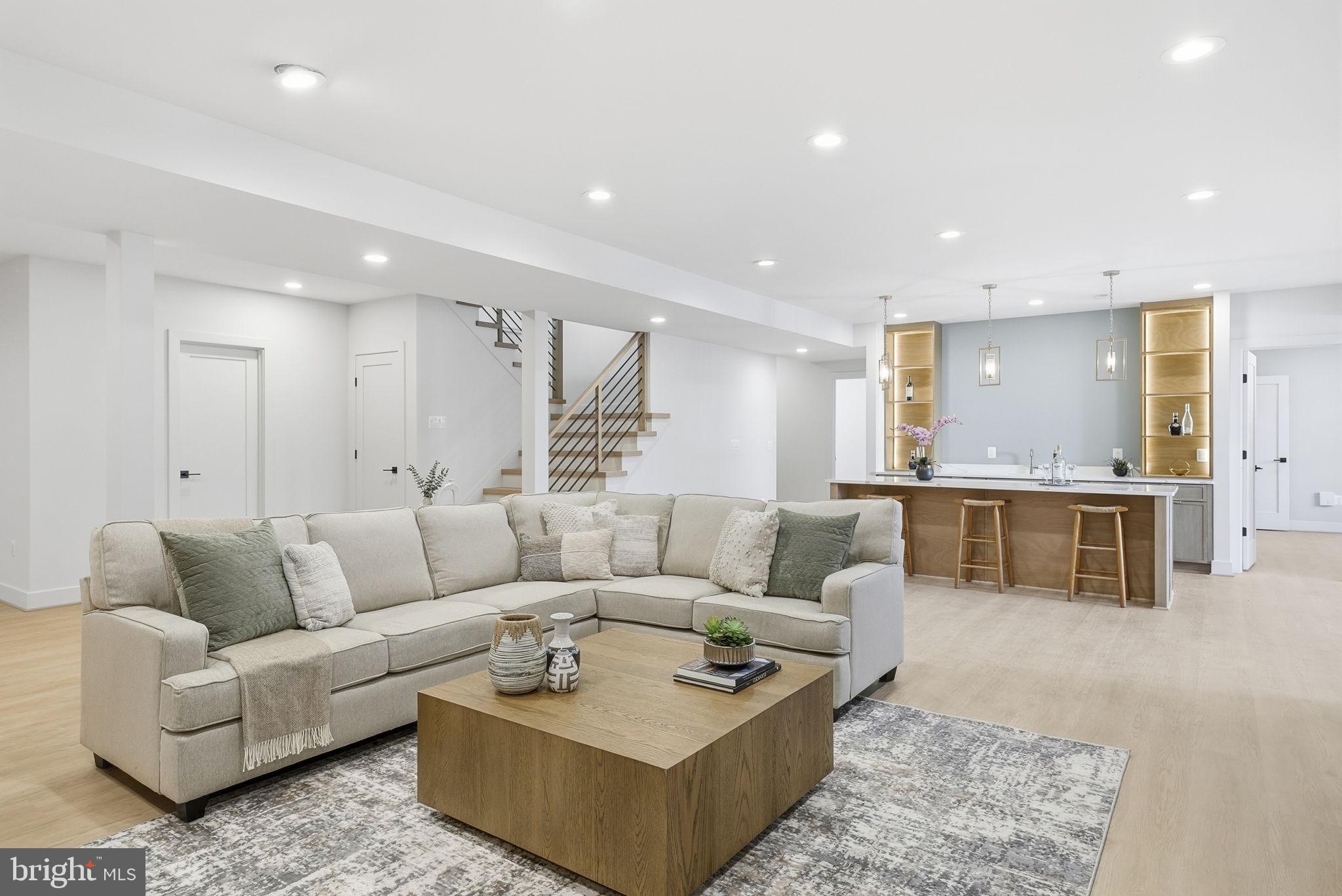 DEVON PARK - Residential