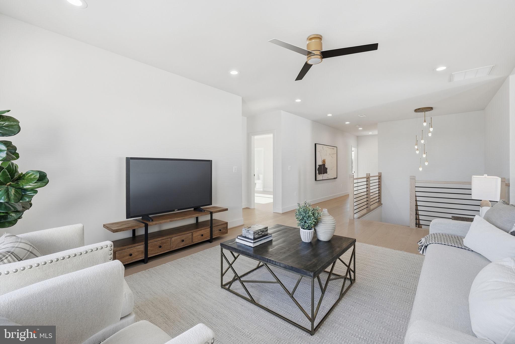 DEVON PARK - Residential