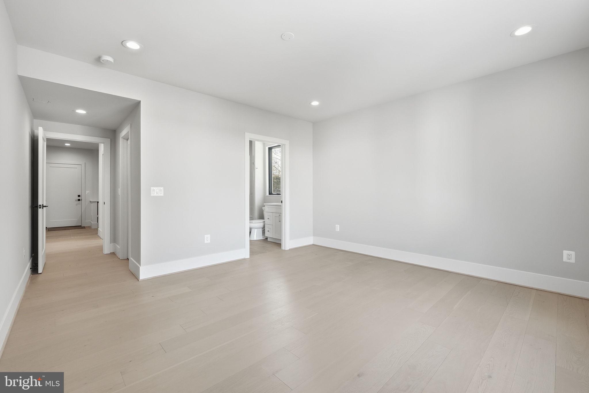 DEVON PARK - Residential