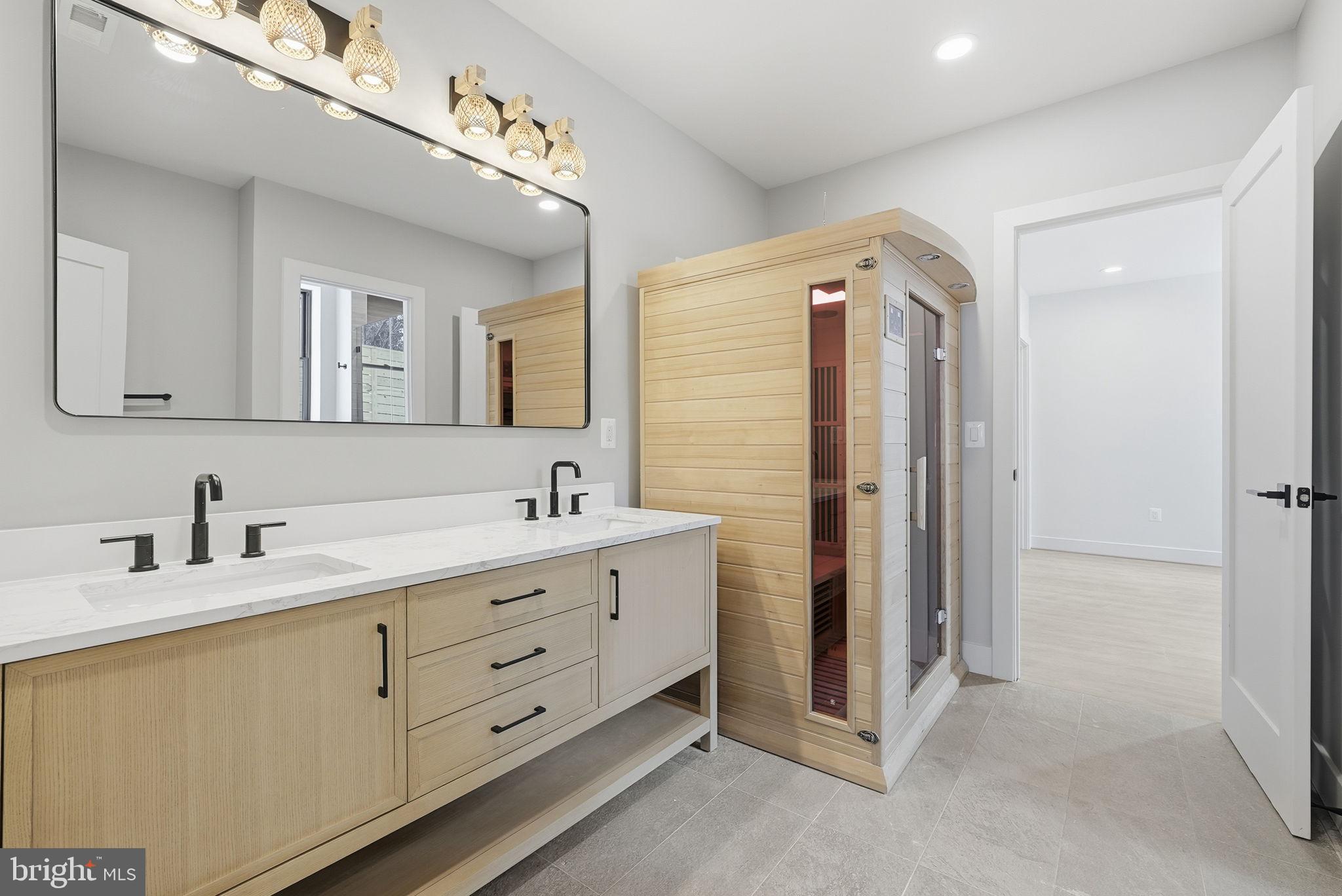 DEVON PARK - Residential