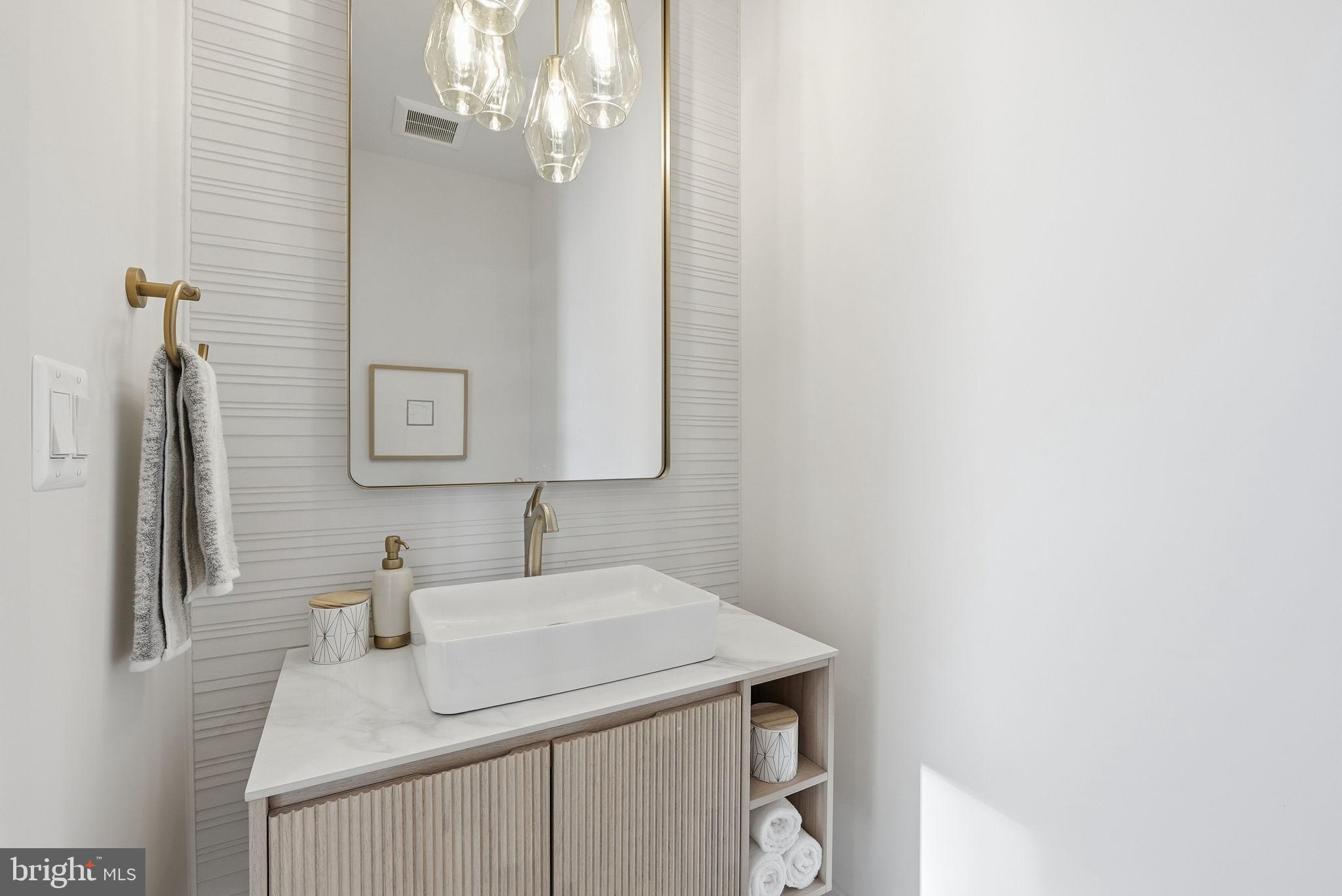 DEVON PARK - Residential