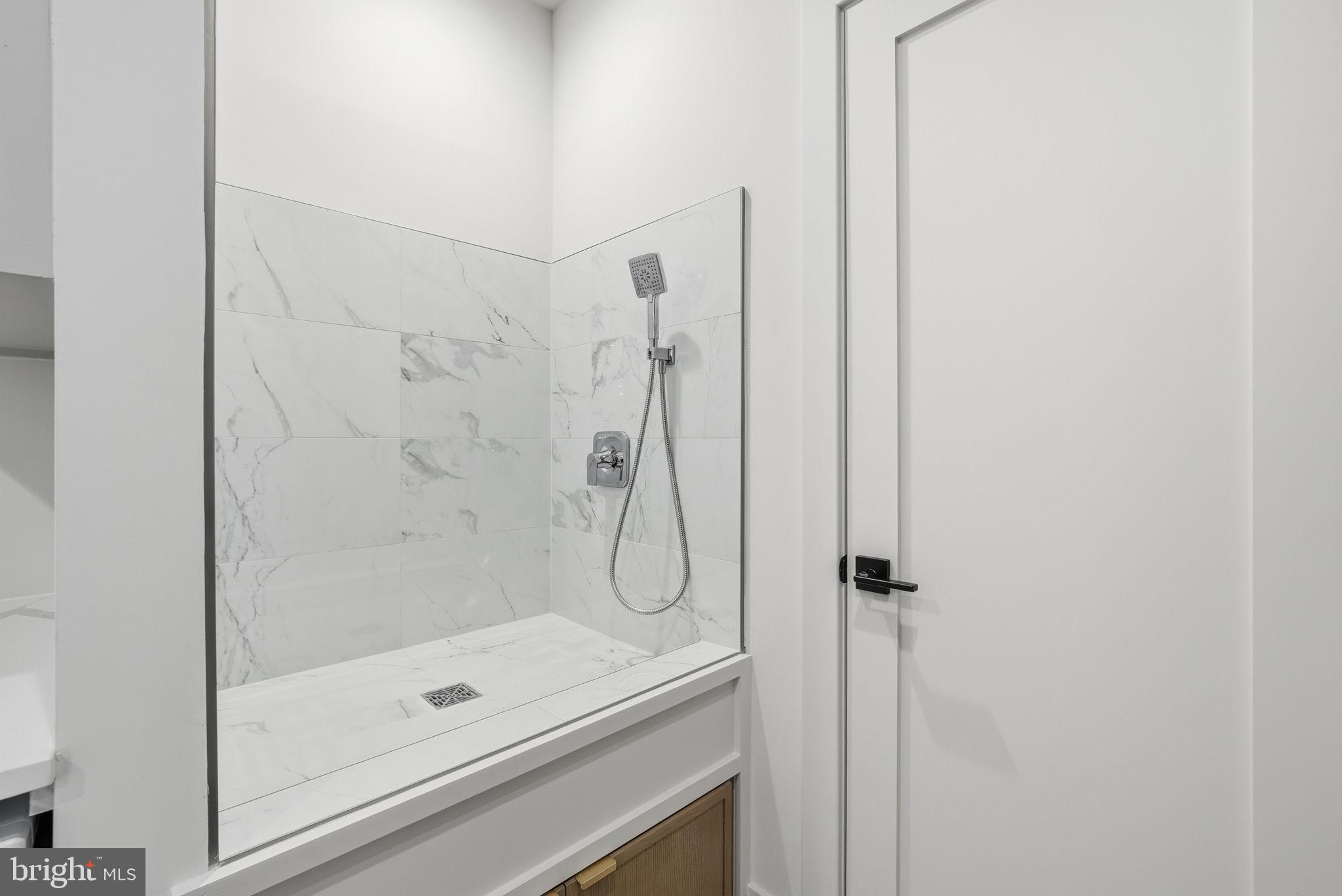 DEVON PARK - Residential