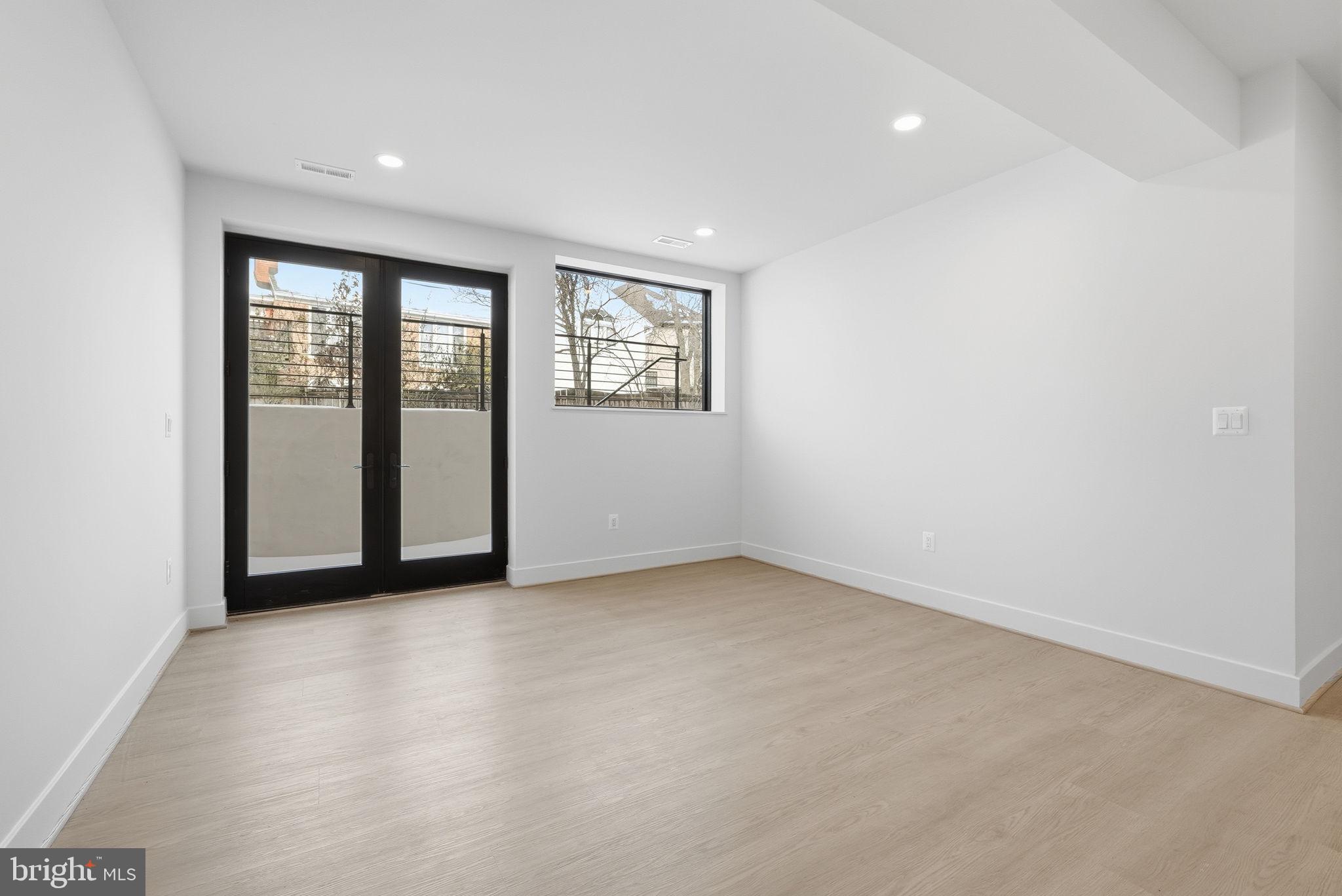 DEVON PARK - Residential