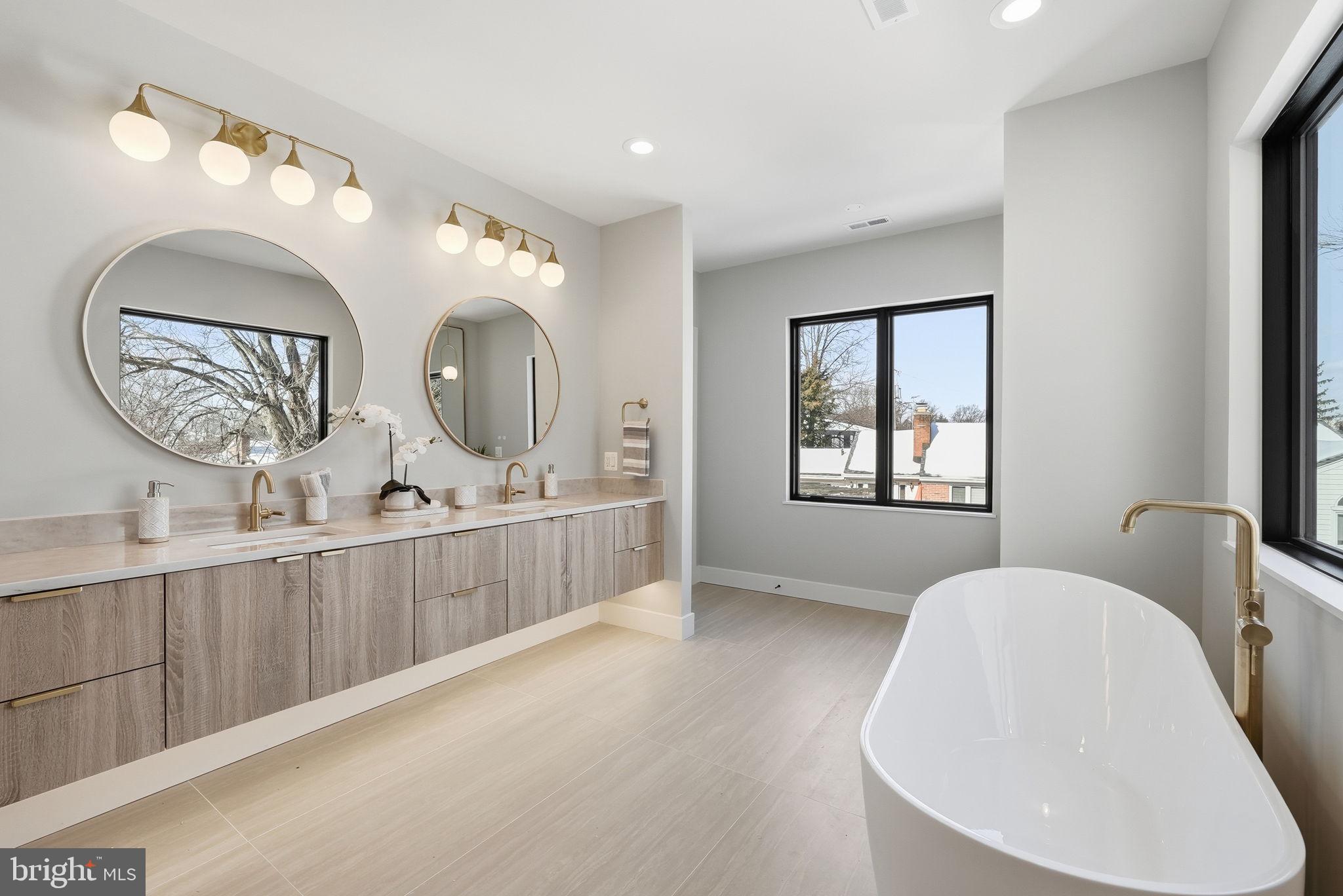 DEVON PARK - Residential