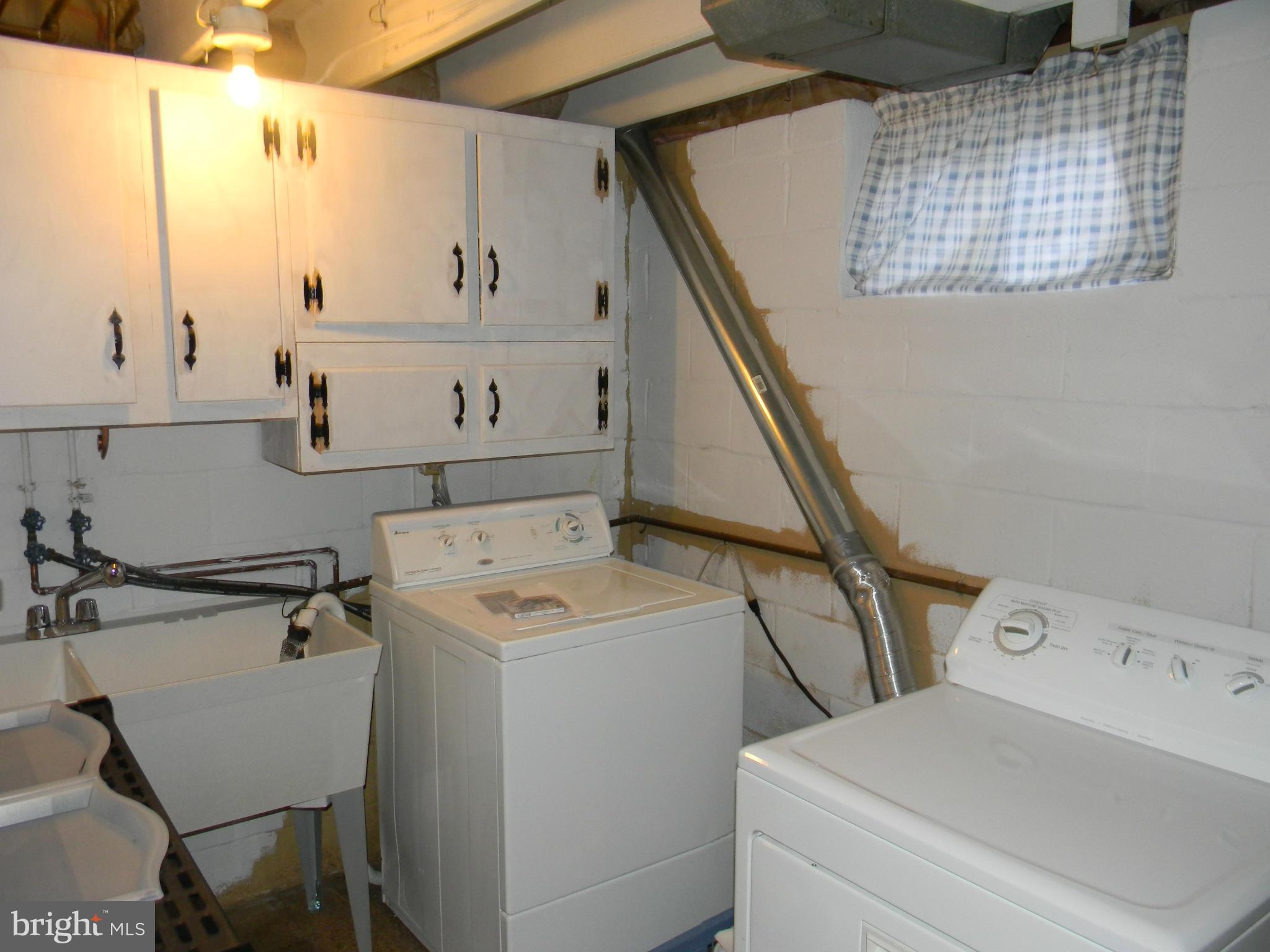 HARWOOD MANOR - Residential