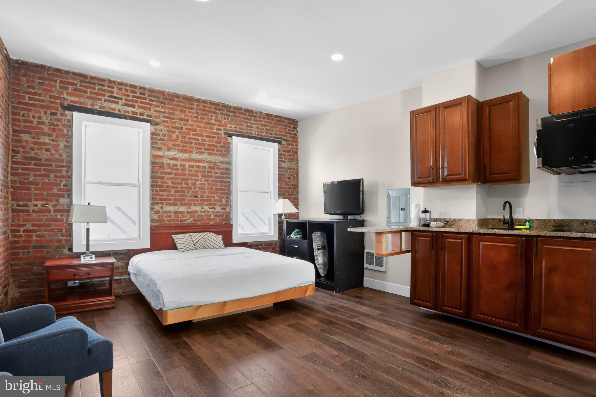 PHILADELPHIA - Residential