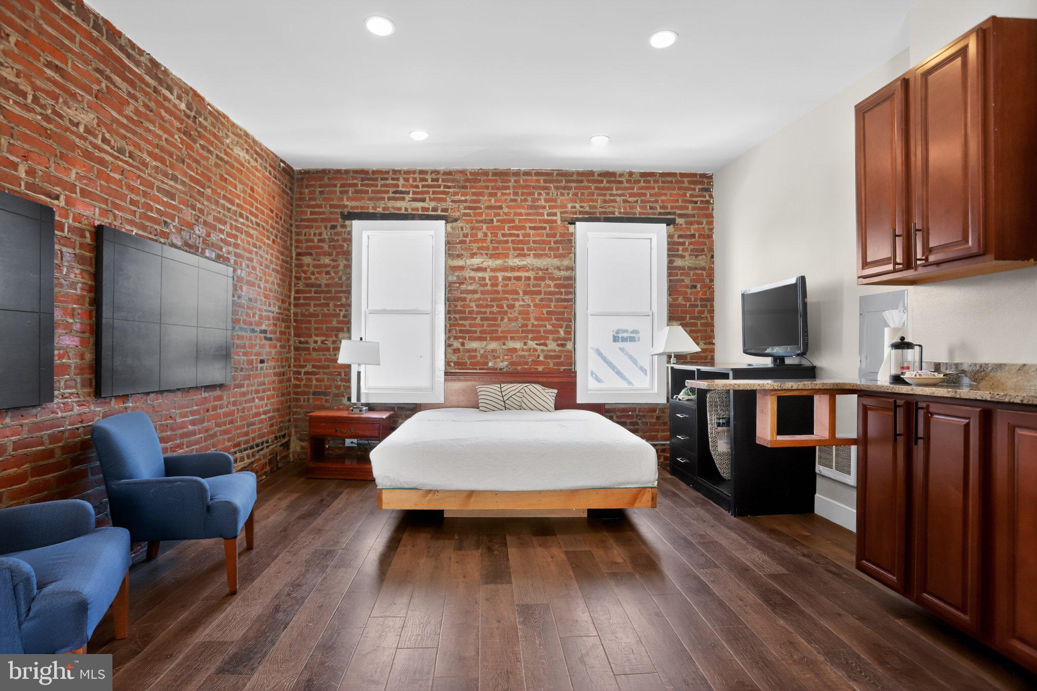 PHILADELPHIA - Residential