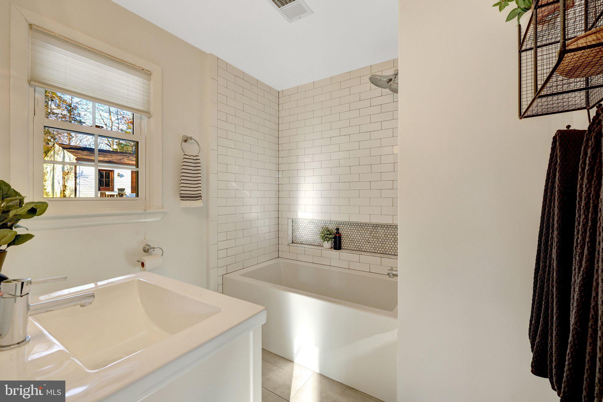 MANTUA - Residential