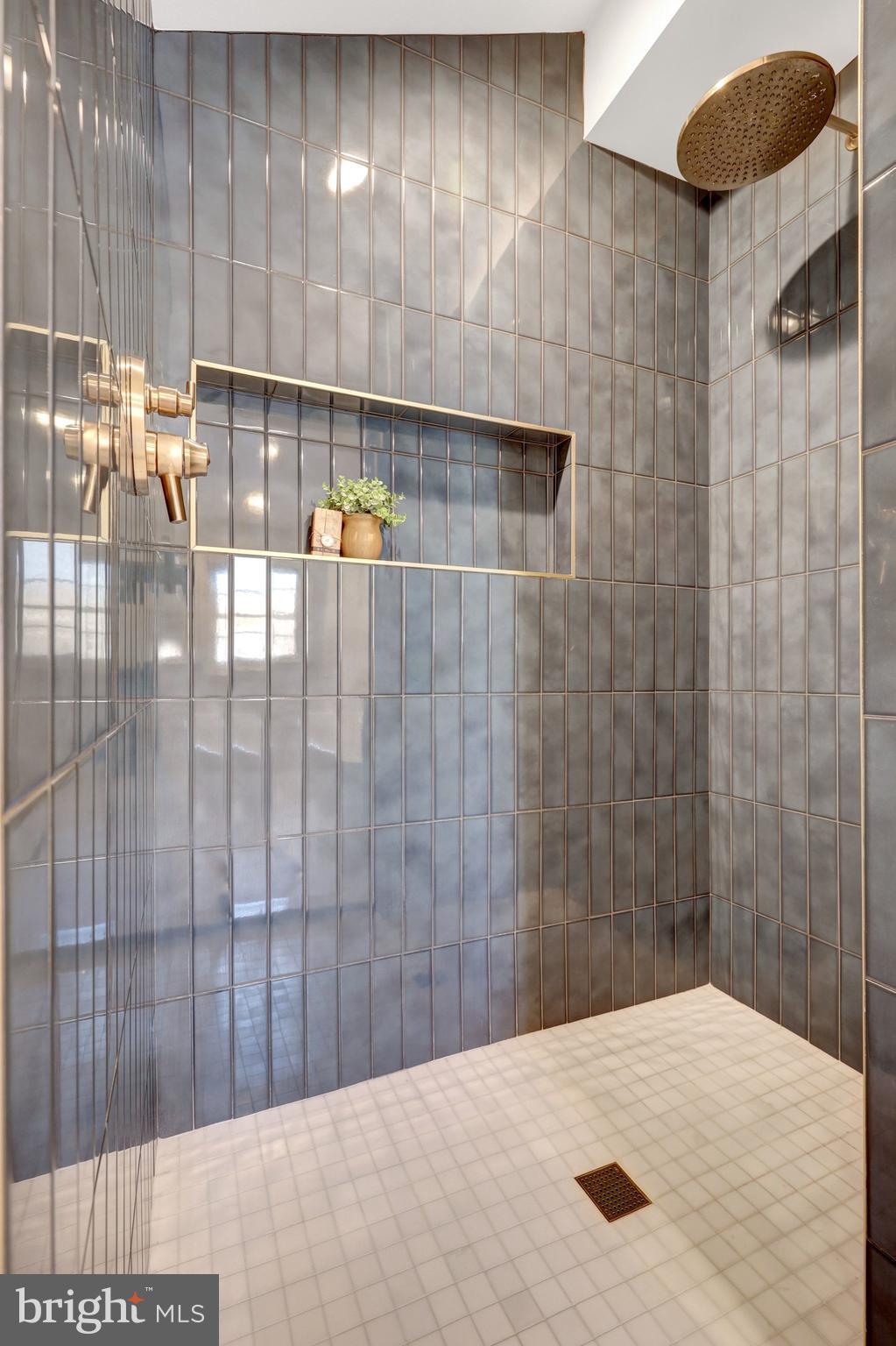 MANTUA - Residential